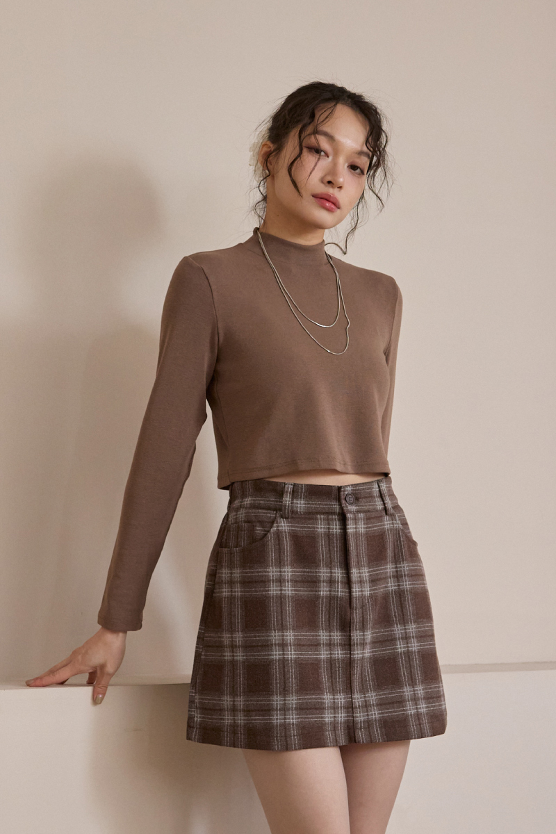 微高領短版棉質上衣