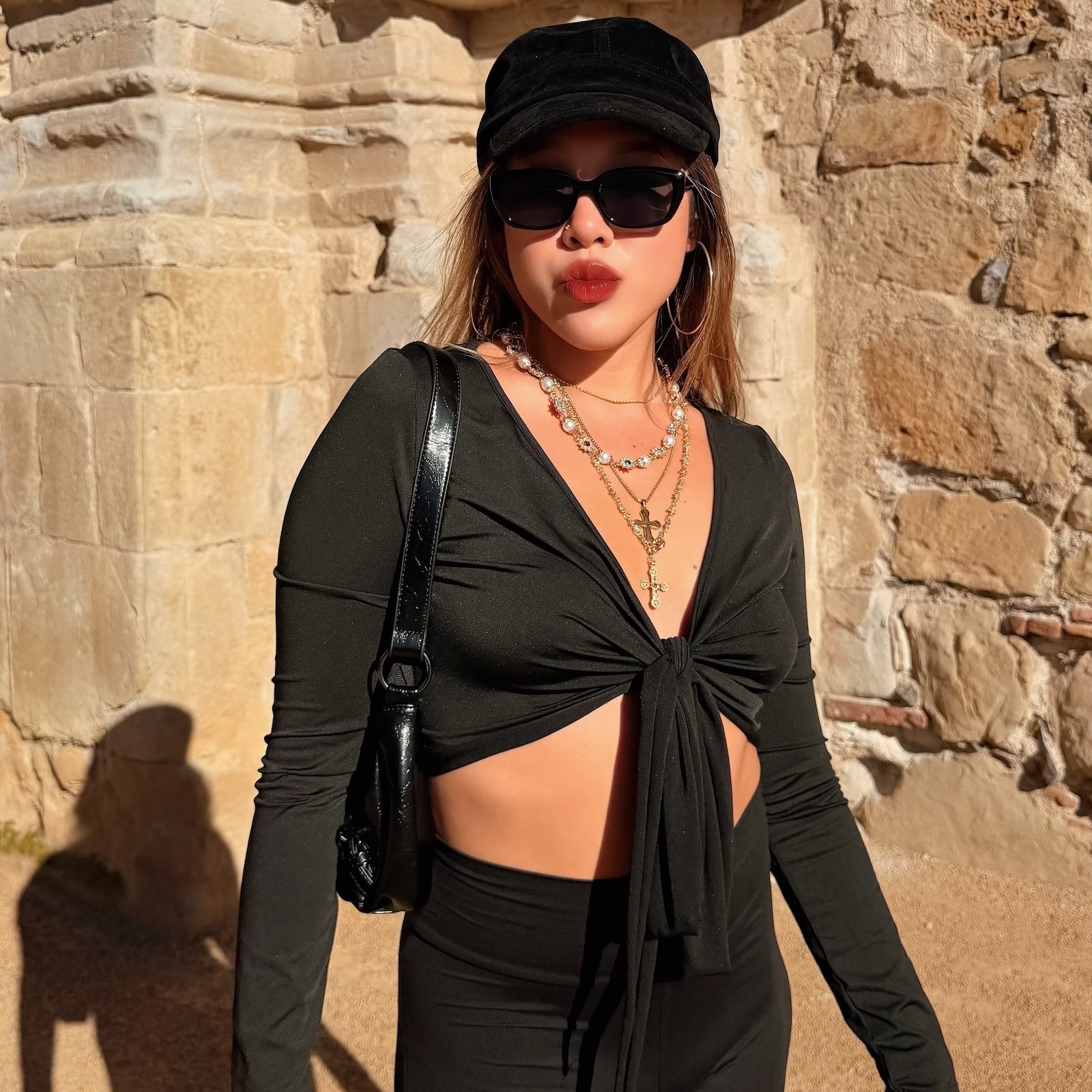 美式辣深Ｖ綁帶Tee(2色)