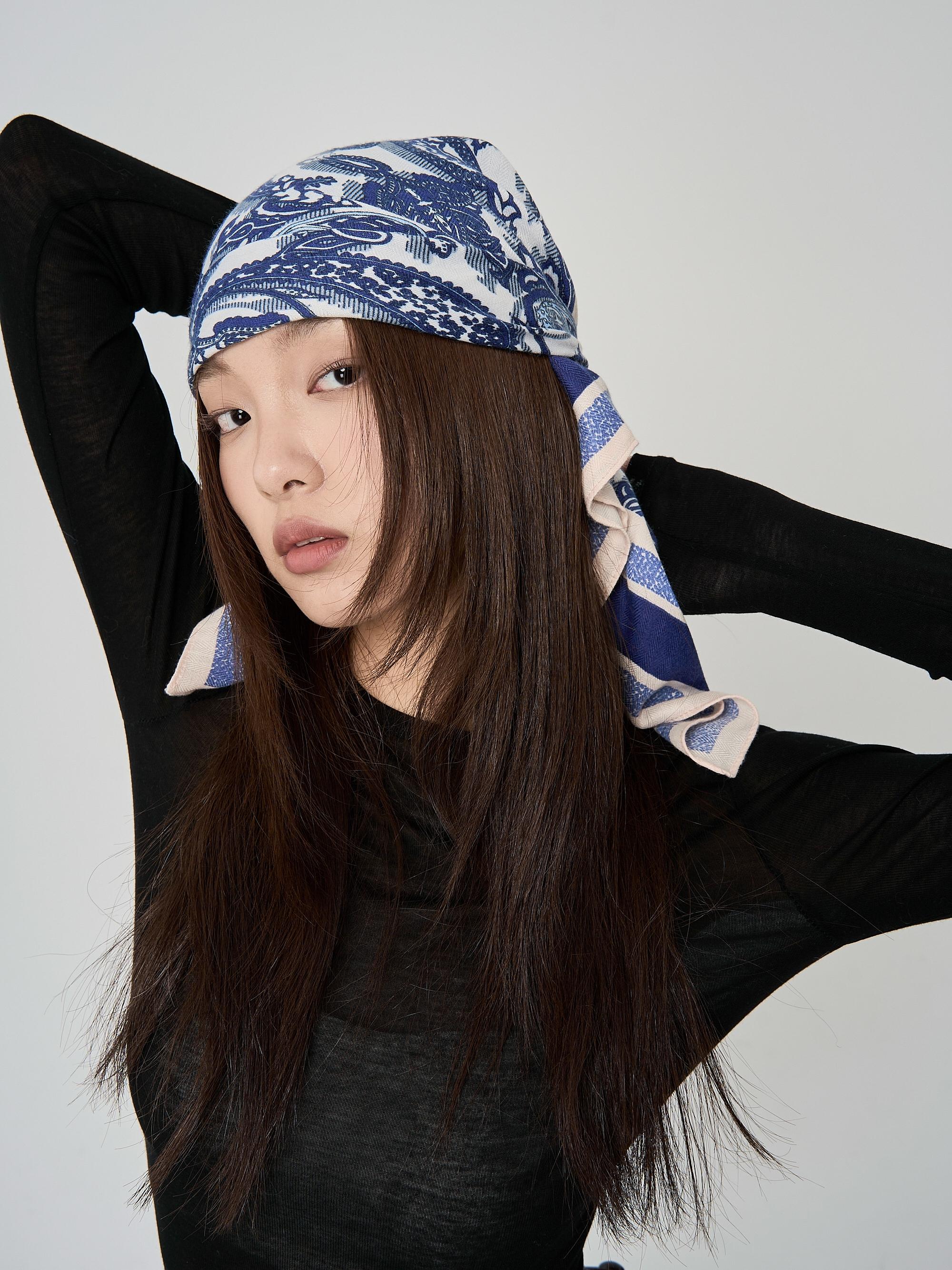 瓷器花卉藍棉質絲巾