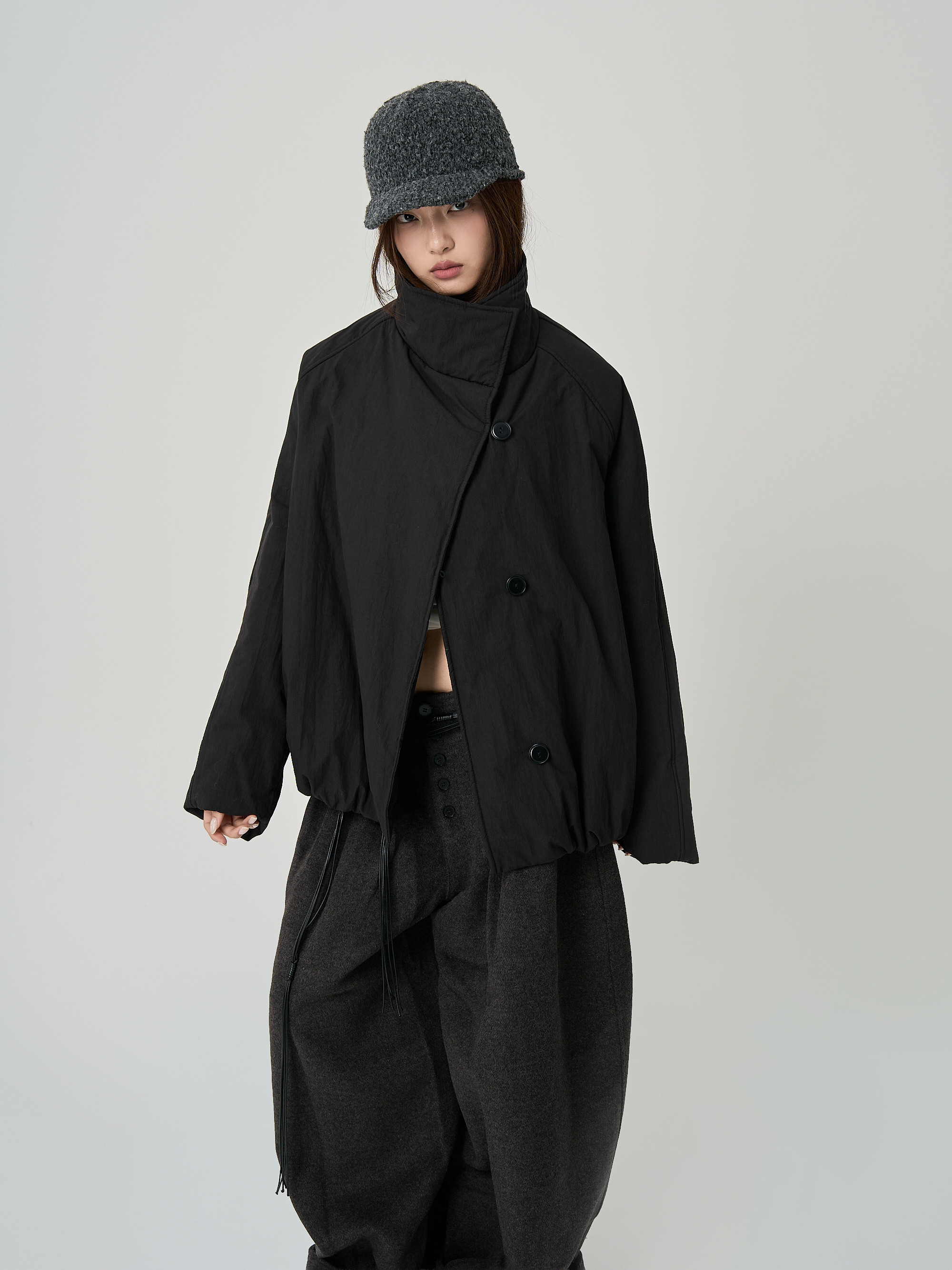 繭型大釦高領鋪棉外套-黑