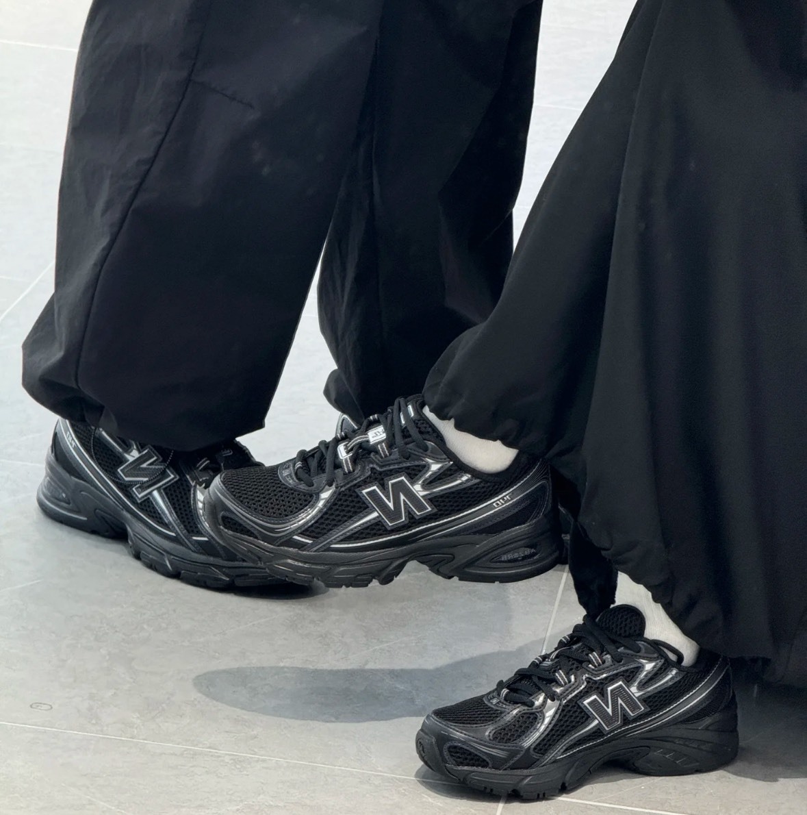 補貨❗ NEW BALANCE 慢跑鞋 NB 740 黑銀 復古 情侶鞋 男女 U740BM2