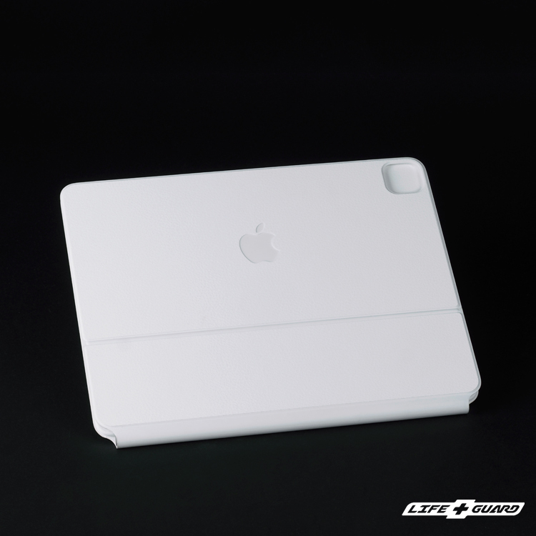 皮紋白貼膜質感特寫，LIFE+GUARD 專機專屬開版設計