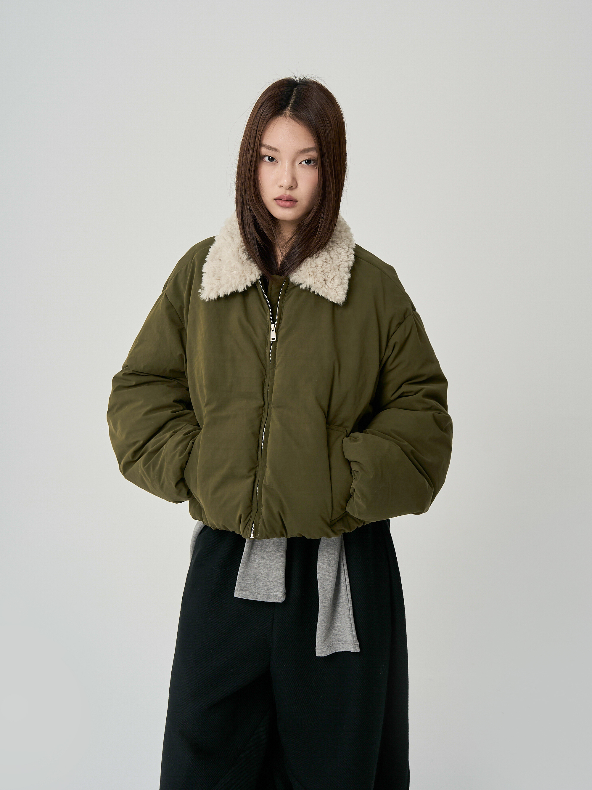 毛領羽絨外套-軍綠