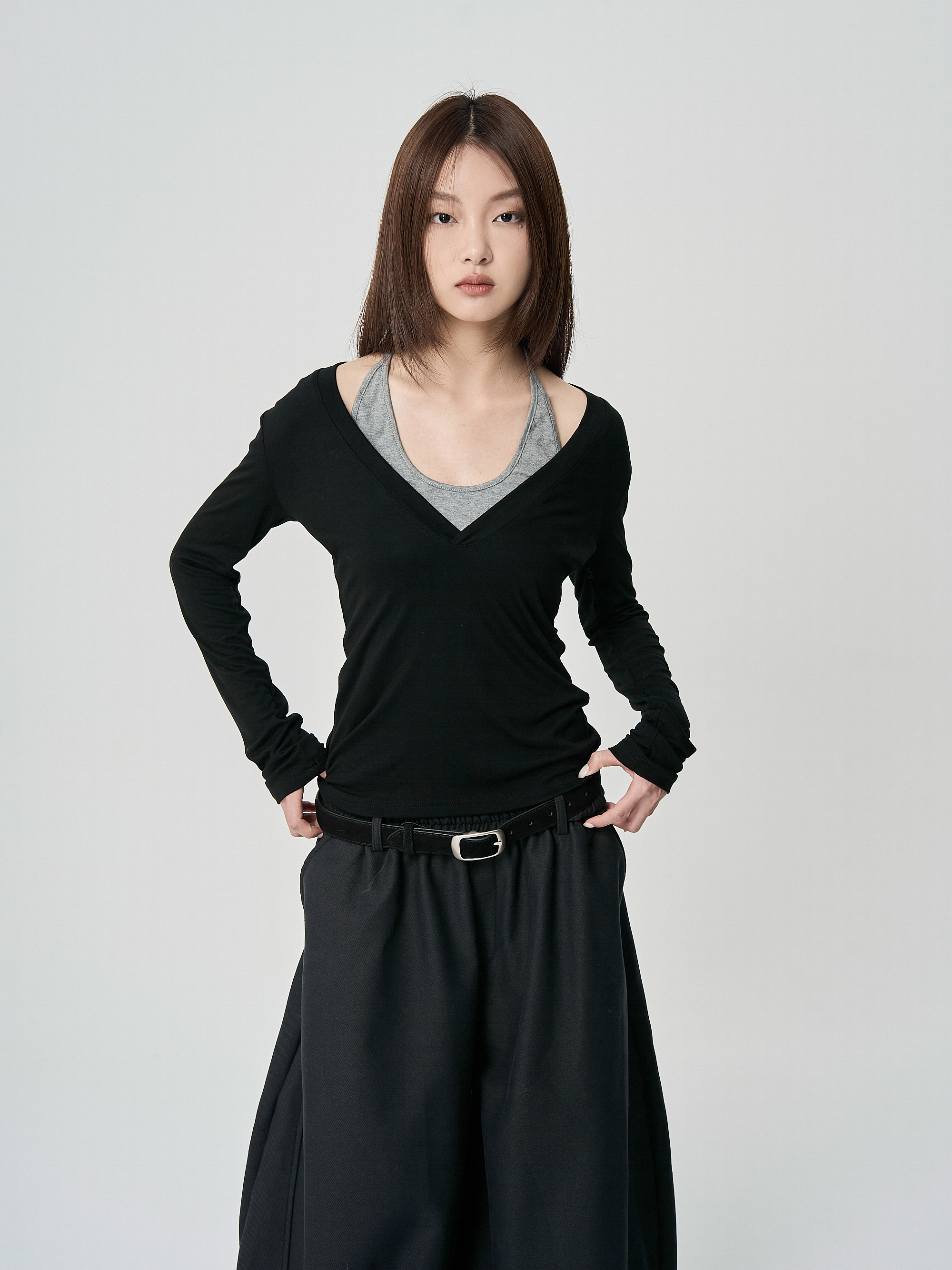 掛脖V領假兩件T恤上衣-黑