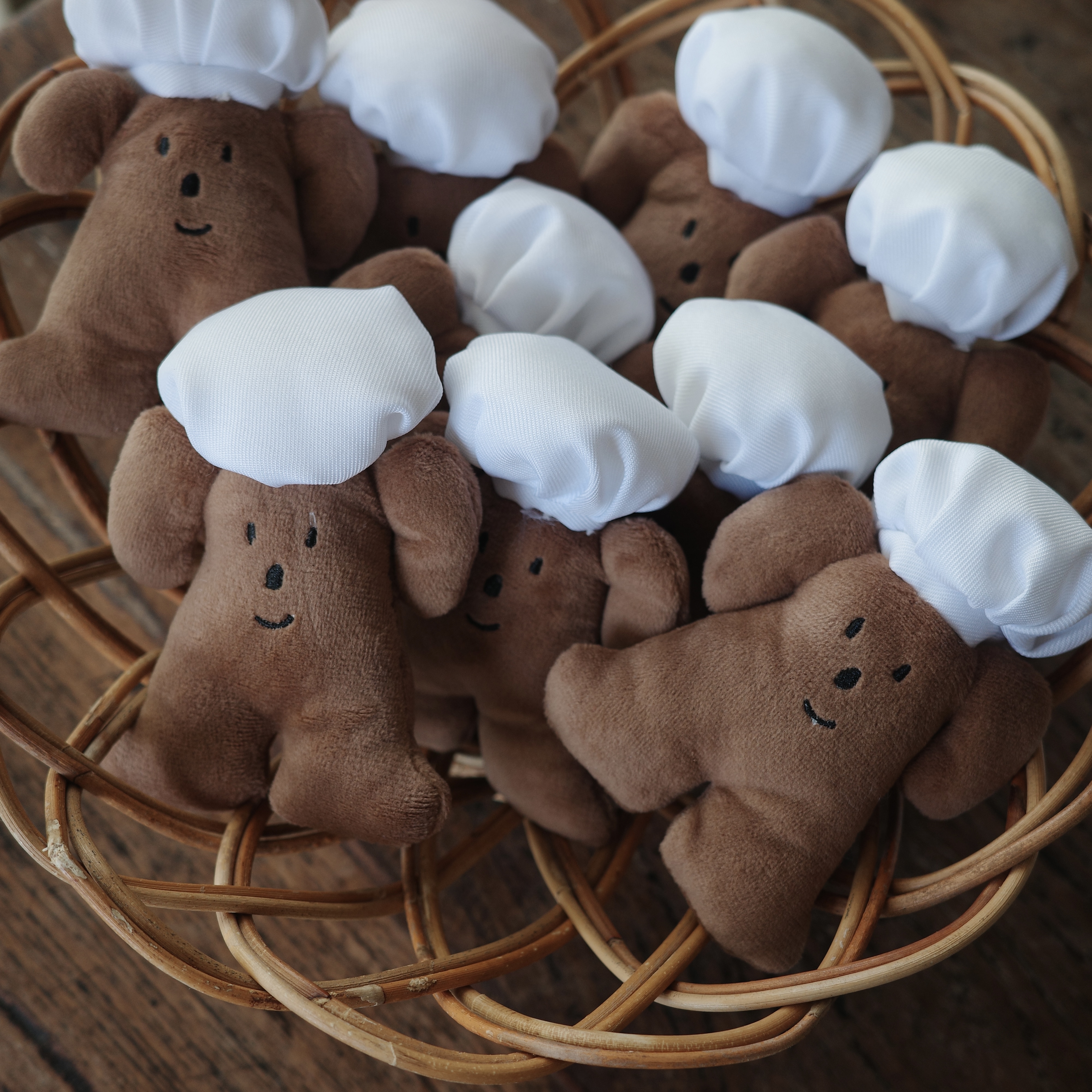 戴廚師帽的奶油狗