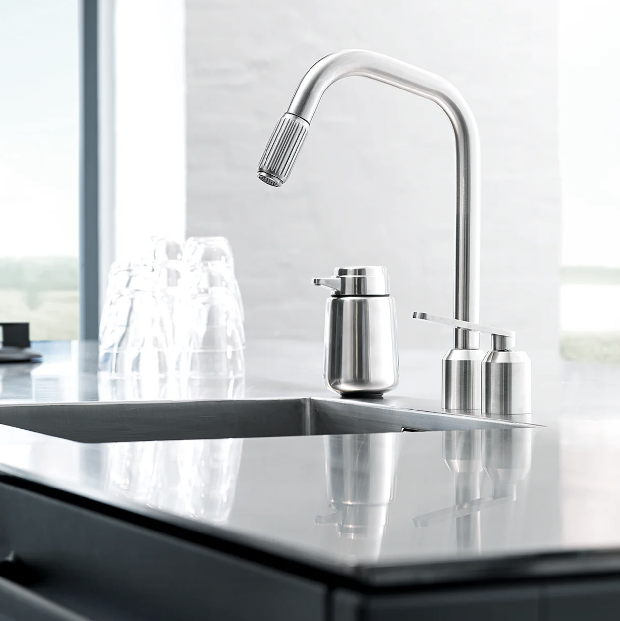 VIPP 9 Soap dispenser