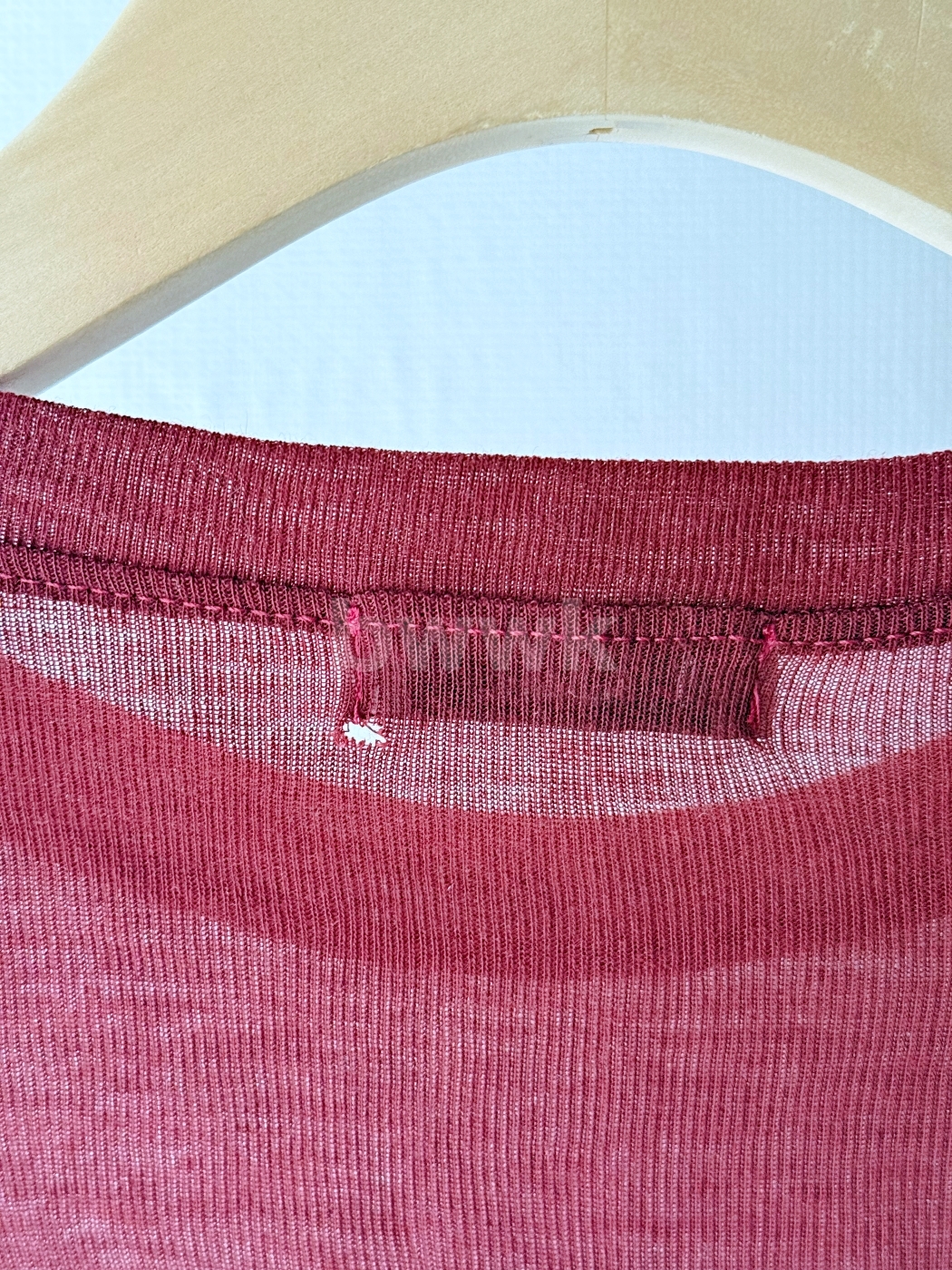 【瑕疵】拷克肌透合身上衣-酒紅