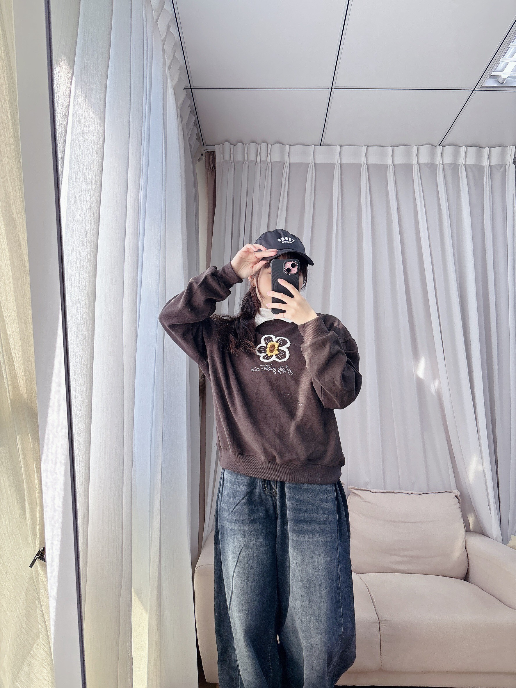 Embroidered totem collar T-shirt