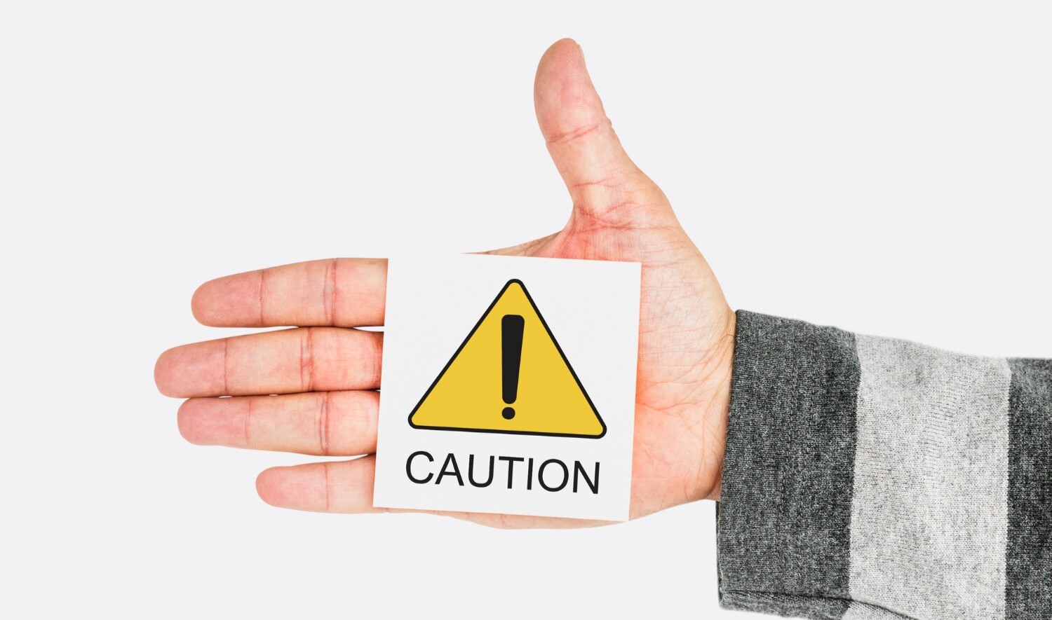 使用貼式暖暖包時,請務必隔著一層衣服