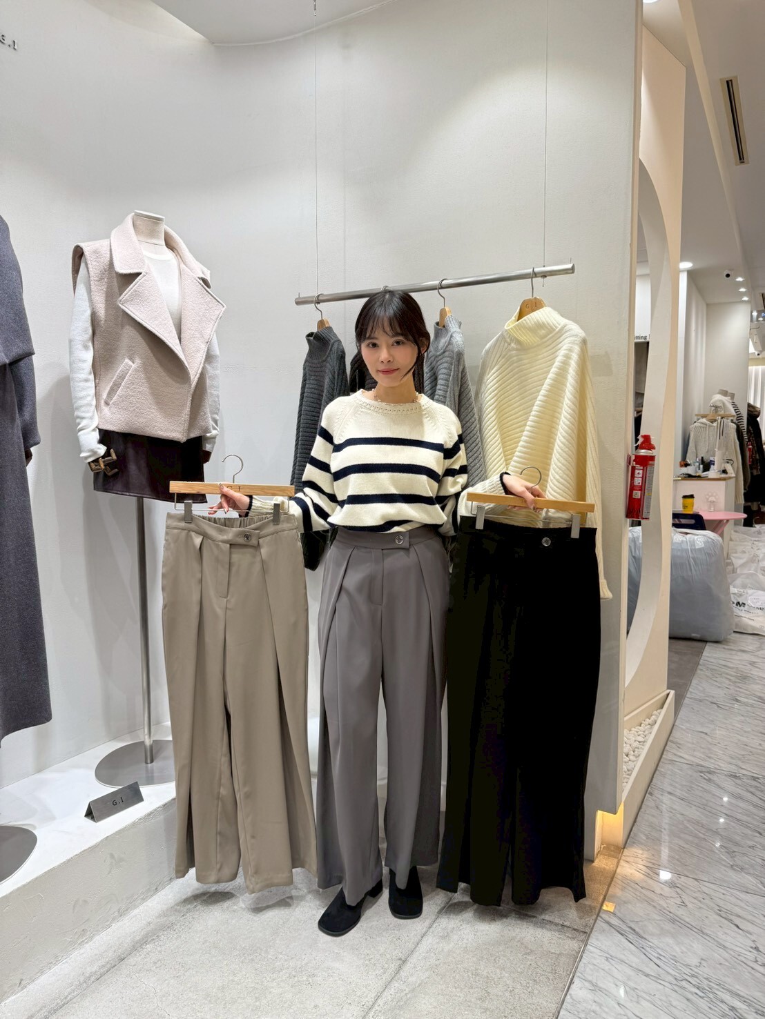 GI5411 交叉壓摺闊腳西褲