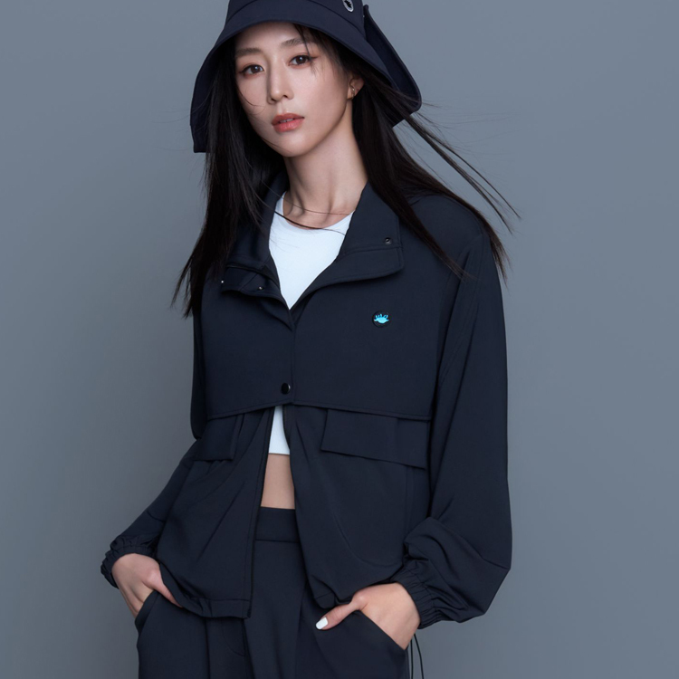 Pocket-style stand-up collar hooded jacket