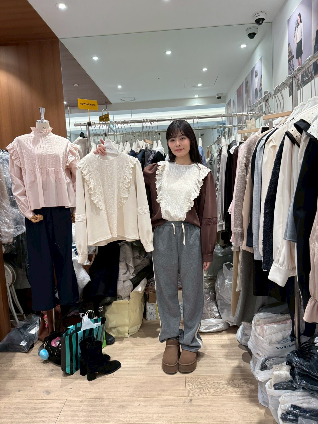 OG5412 三角拼布刺繡上衣