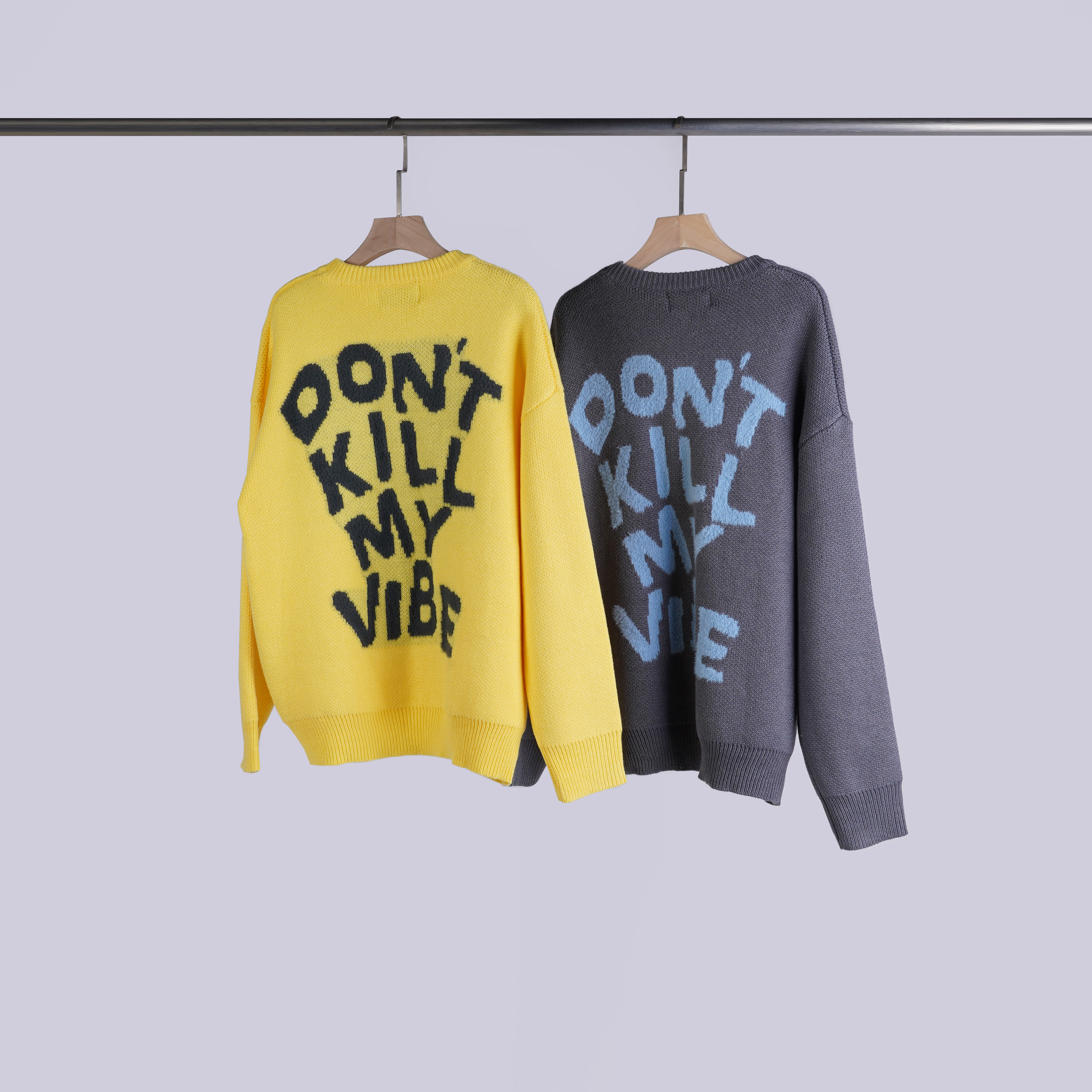 撞色英字毛毛針織上衣 | 2色