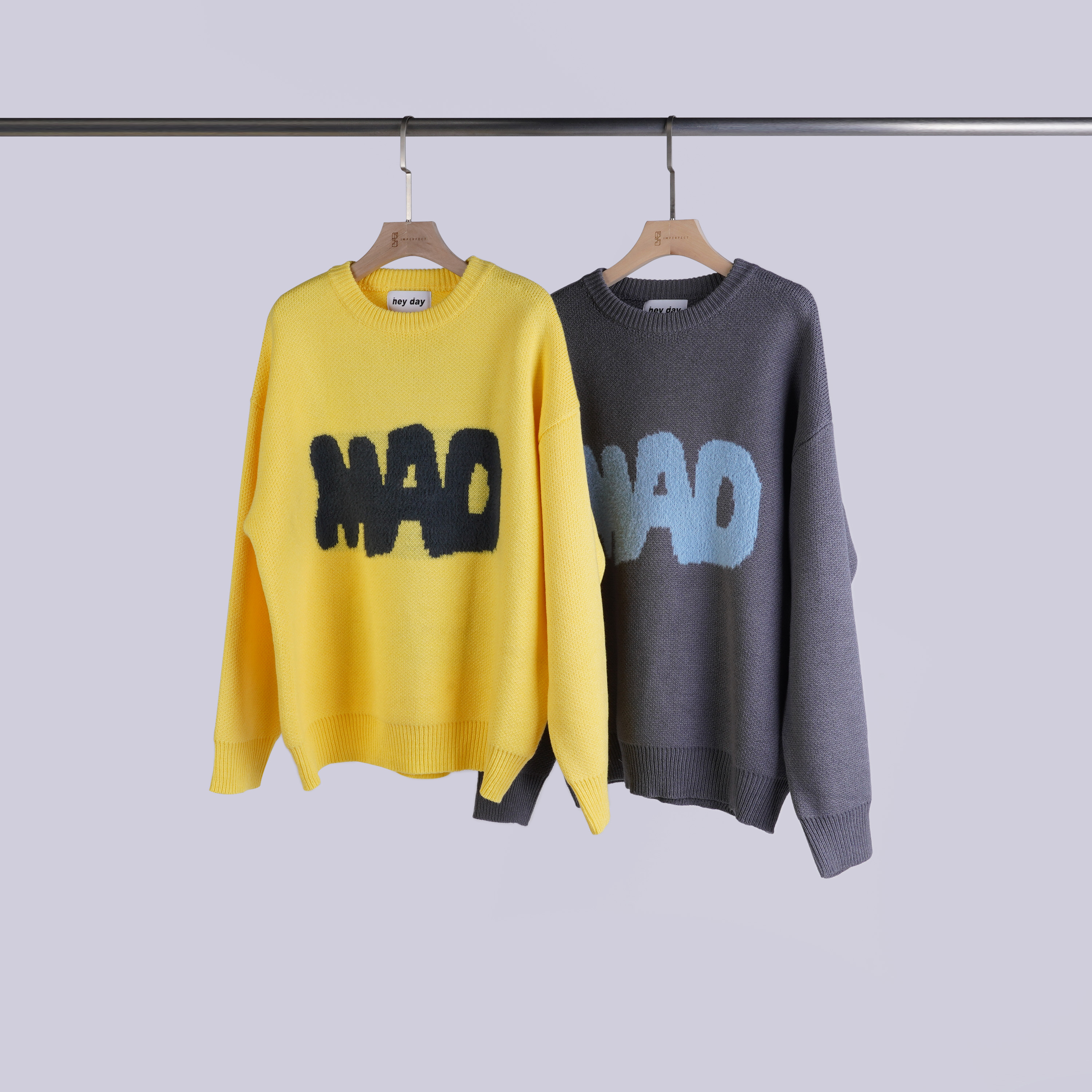 撞色英字毛毛針織上衣 | 2色