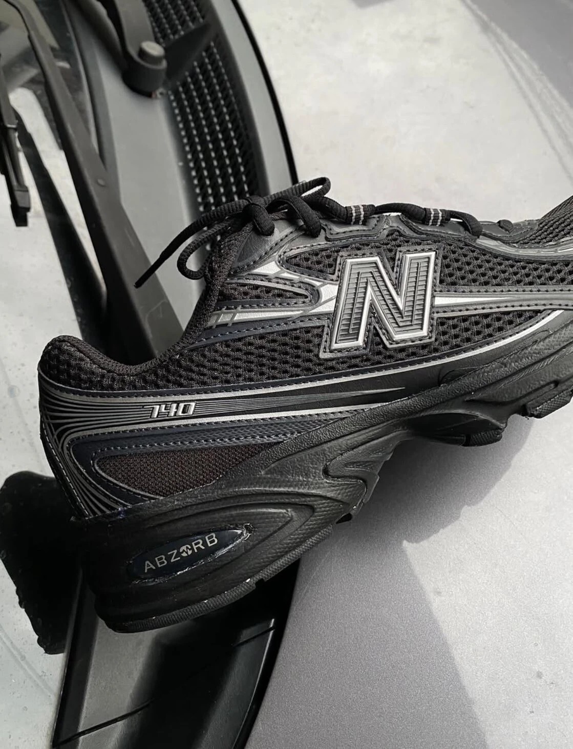 iSNEAKERS｜New Balance 740 "Black" 黑色 黑銀 情侶款 U740BM2