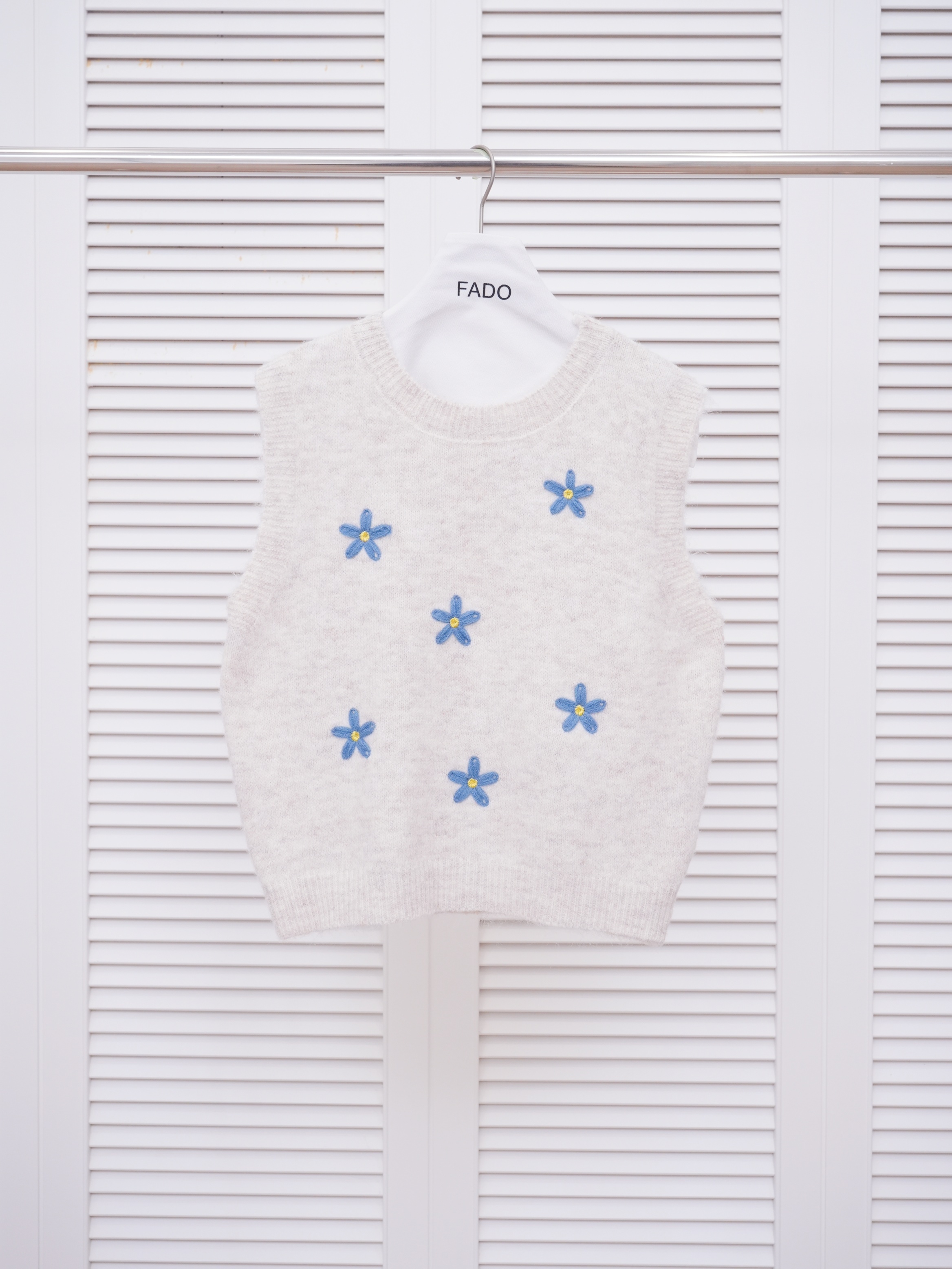 法朵Fado shop｜刺繡花花✿˖˚✿ 針織背心 1104027 三色