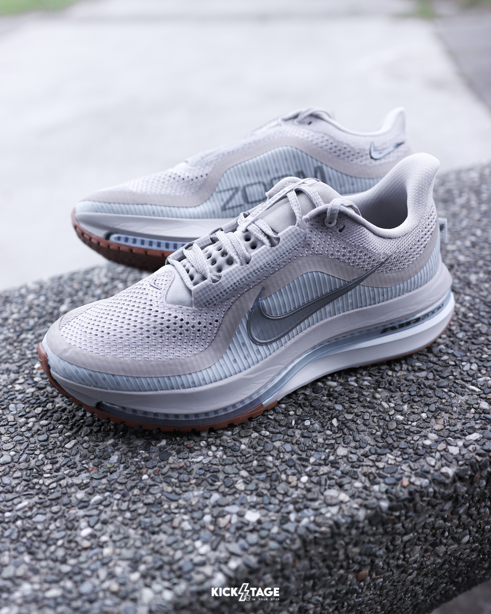 男鞋 NIKE PEGASUS PREMIUM 卡其灰 氣墊 緩震 輕盈 運動鞋【HQ2592-010】