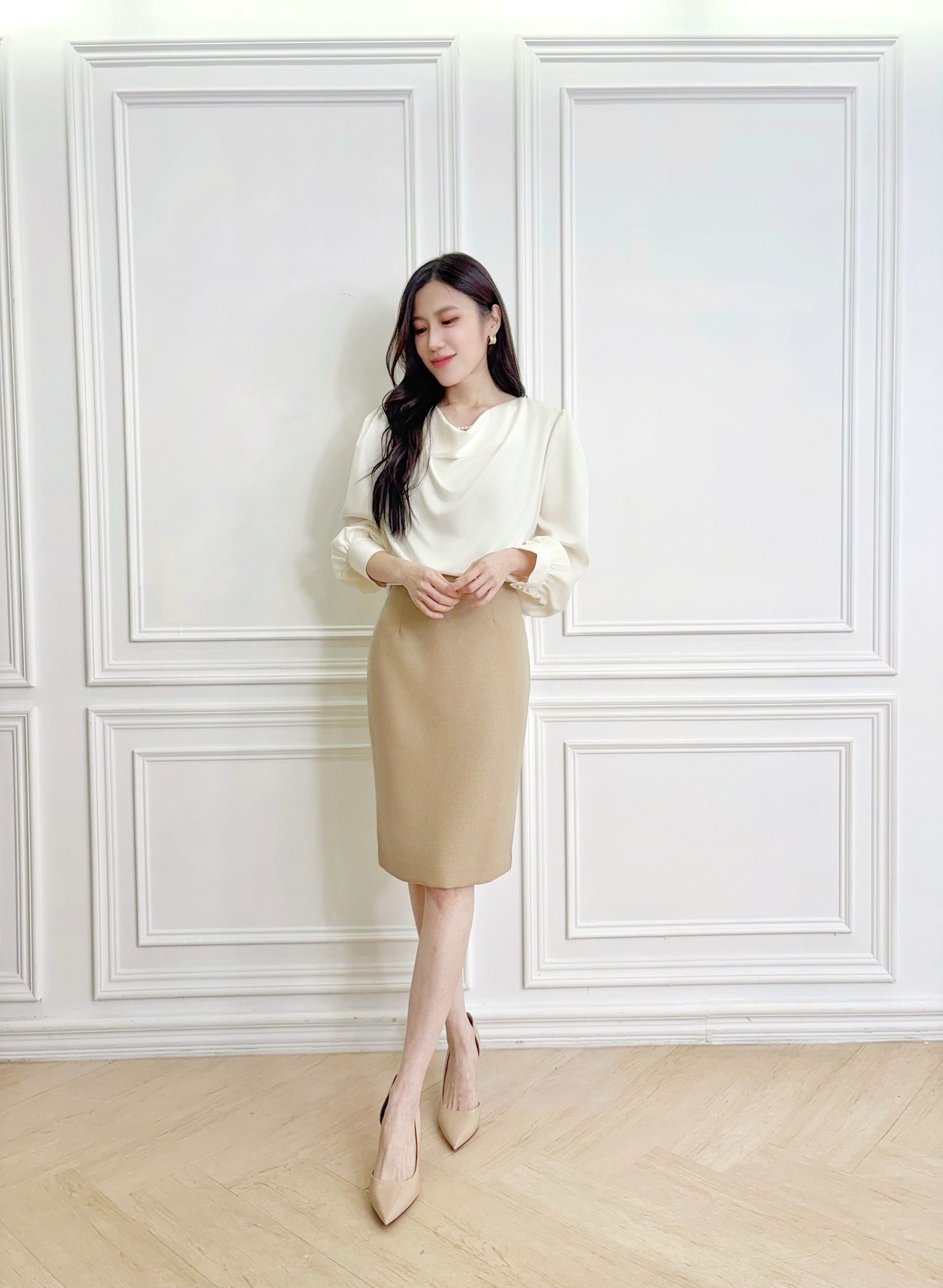 珍珠鏈垂墜領長袖上衣