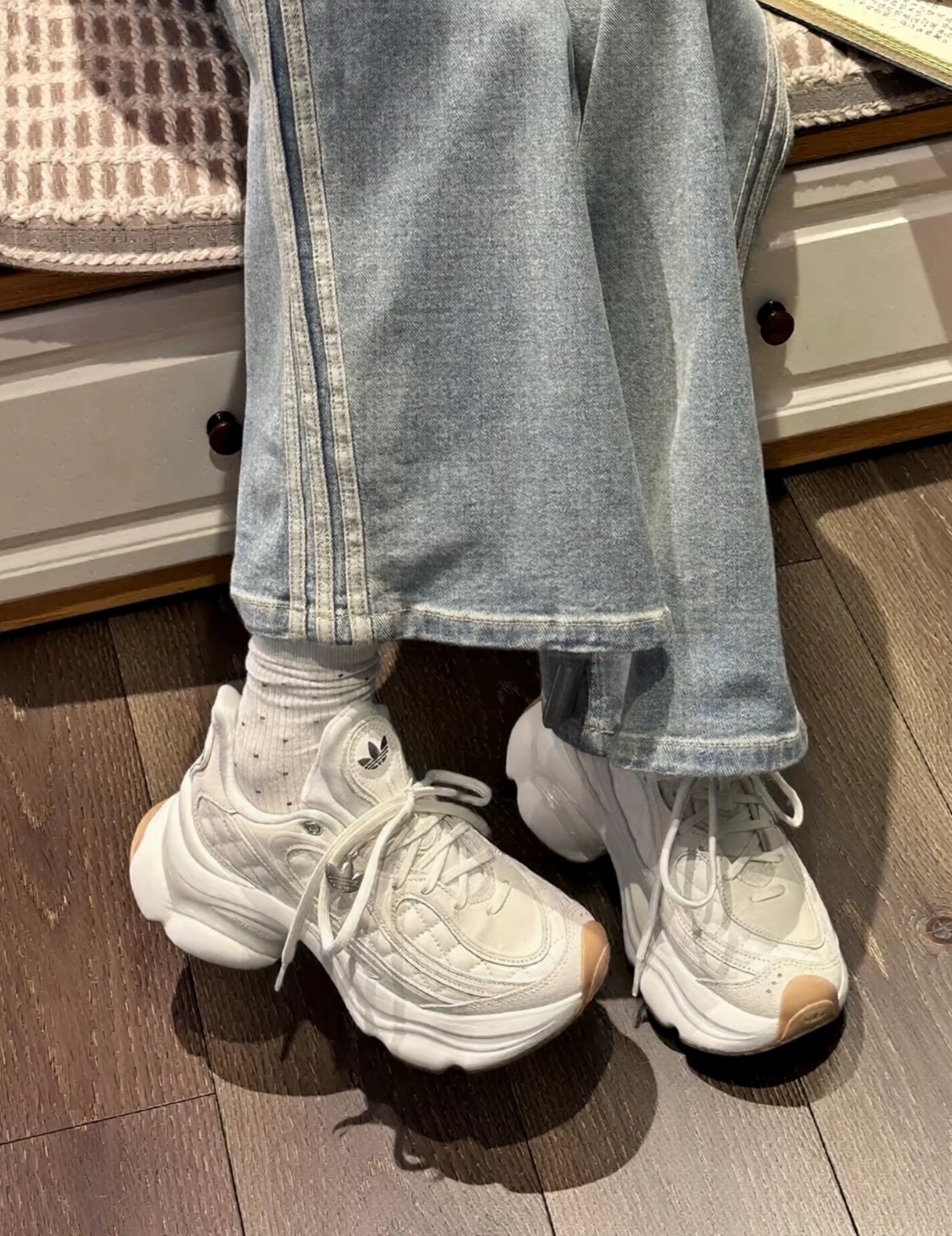 ADIDAS Originals OZVENUZ 白色 菱格小香風 宋雨琦同款