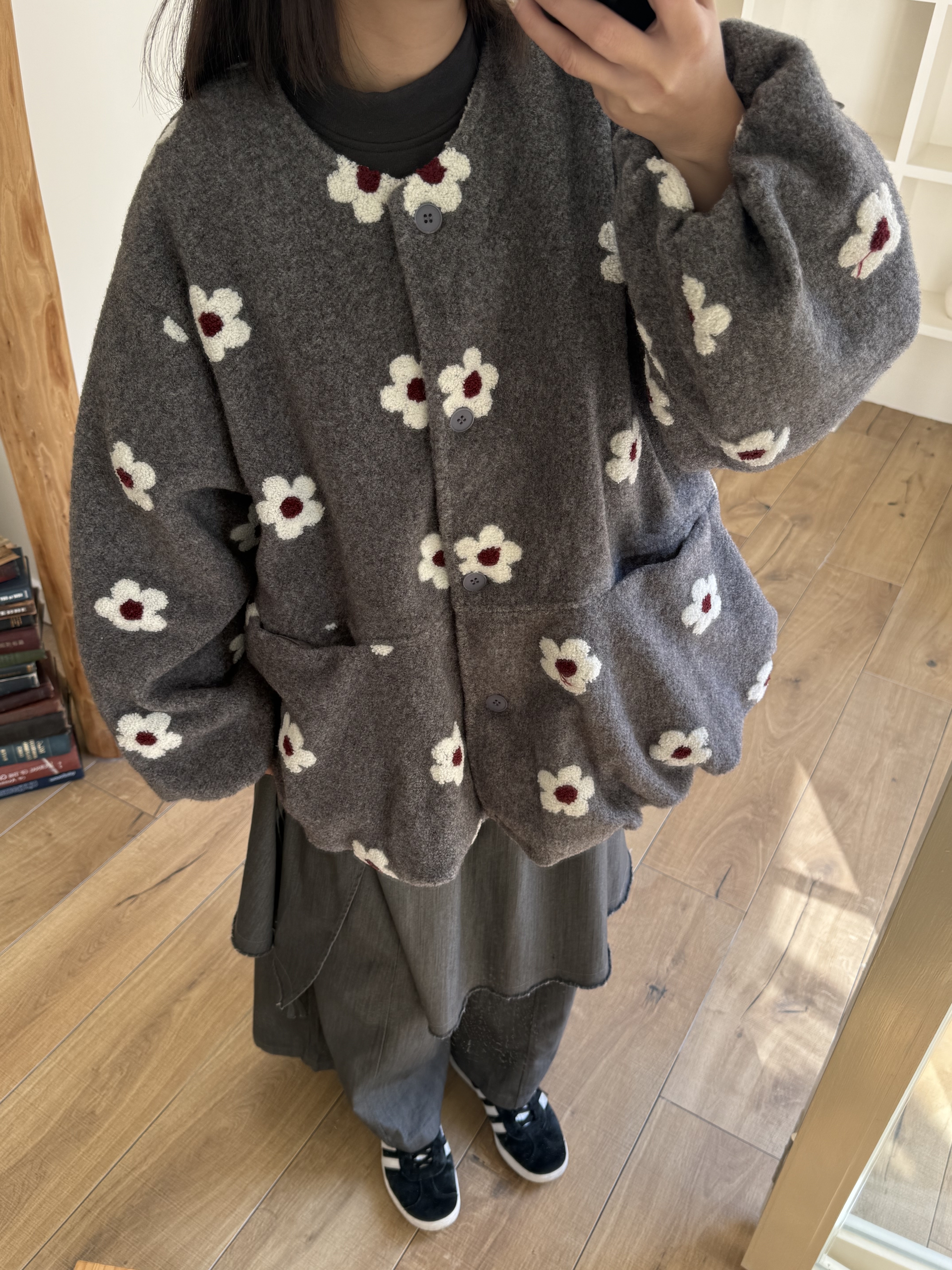 下襬花苞寬鬆花花外套