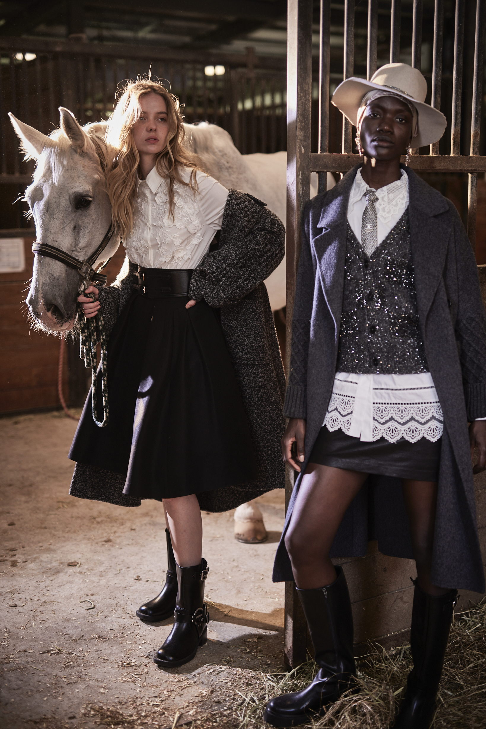 BE15121C1 黑絨光影輕奢A字裙