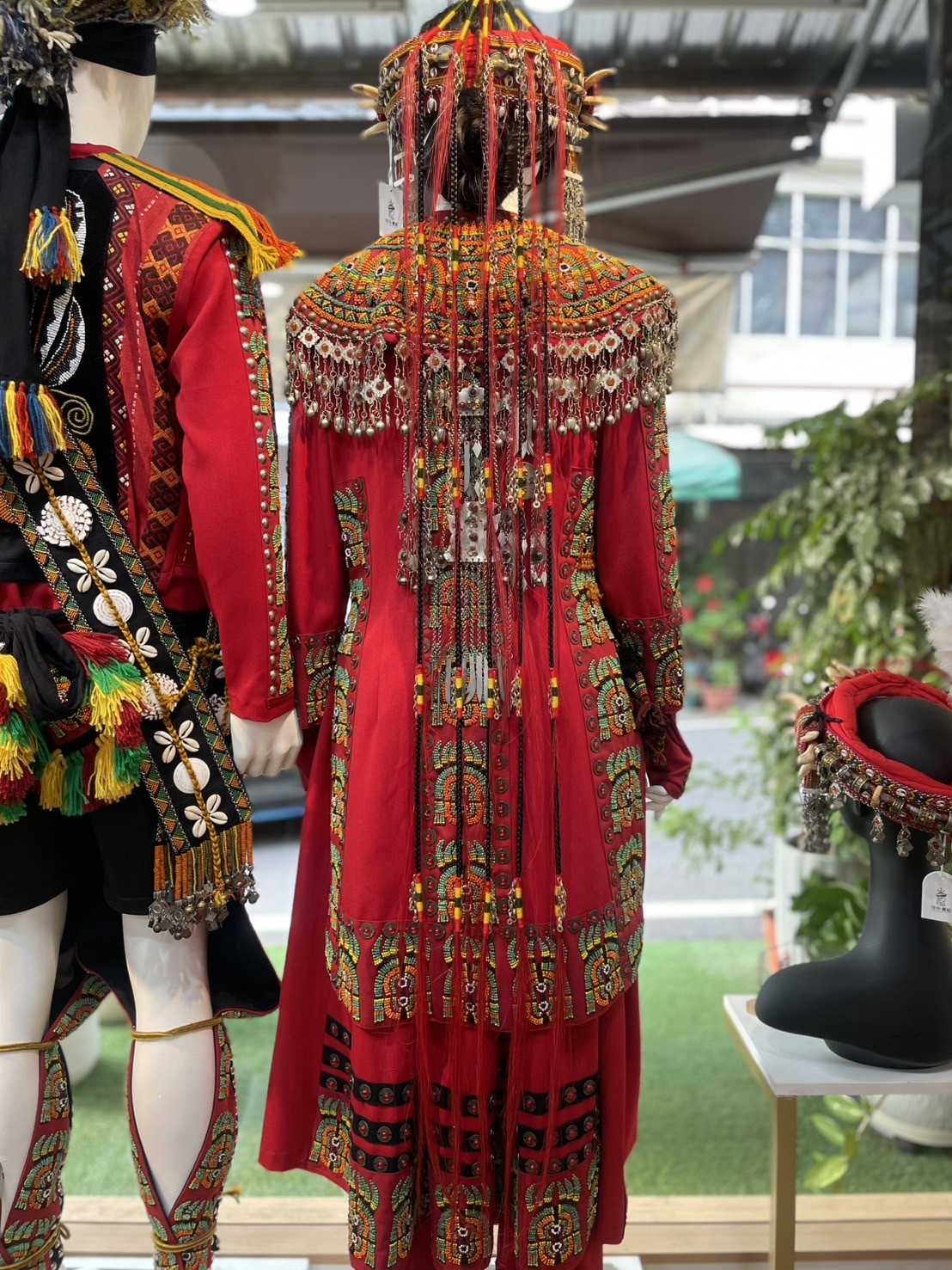 W-No.14紅色馬毛流蘇萊冠148cm