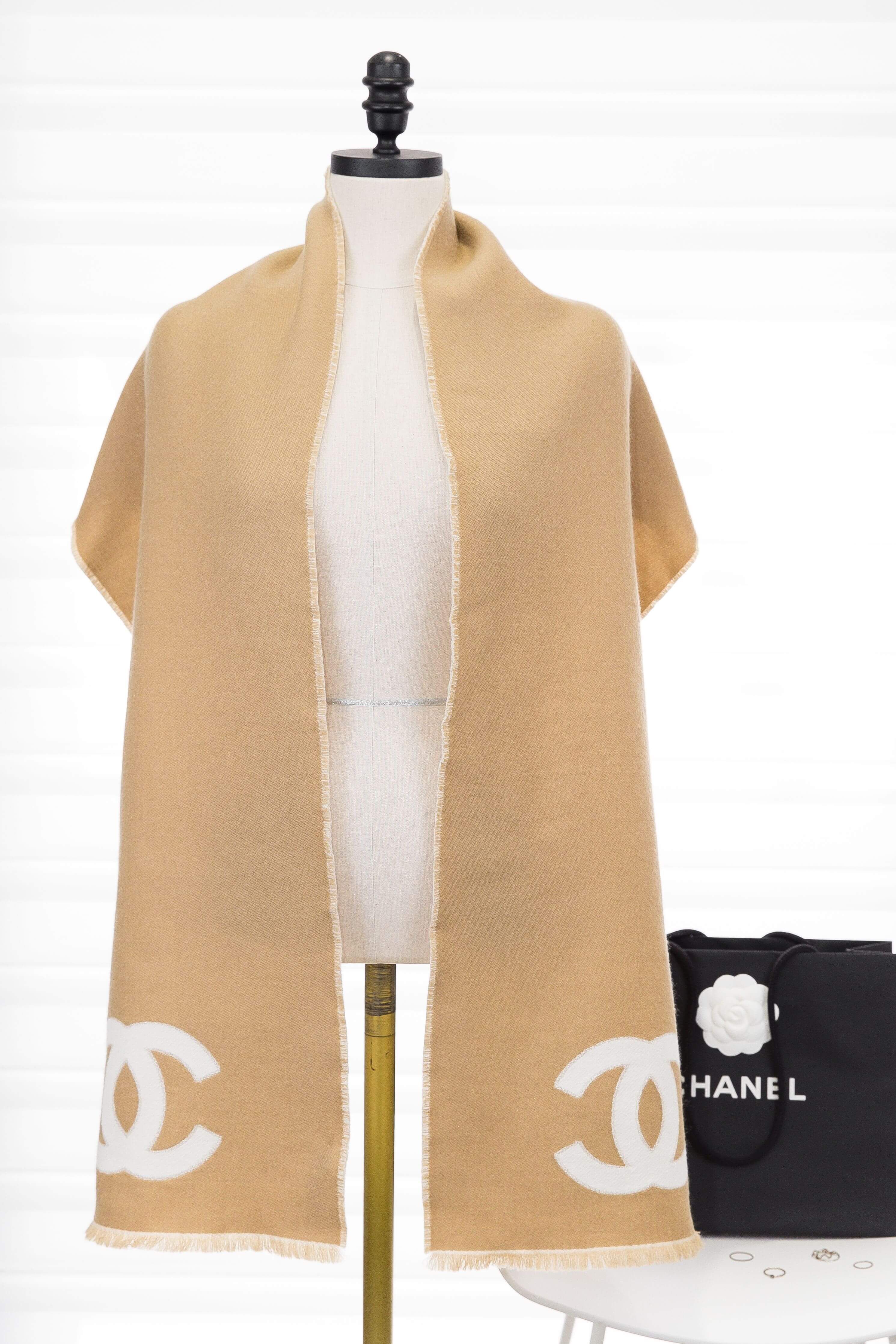Chanel Scarf 奶茶色底白色金絲滾邊CC羊毛混真絲流蘇圍巾-Charline Boutique 精品代購