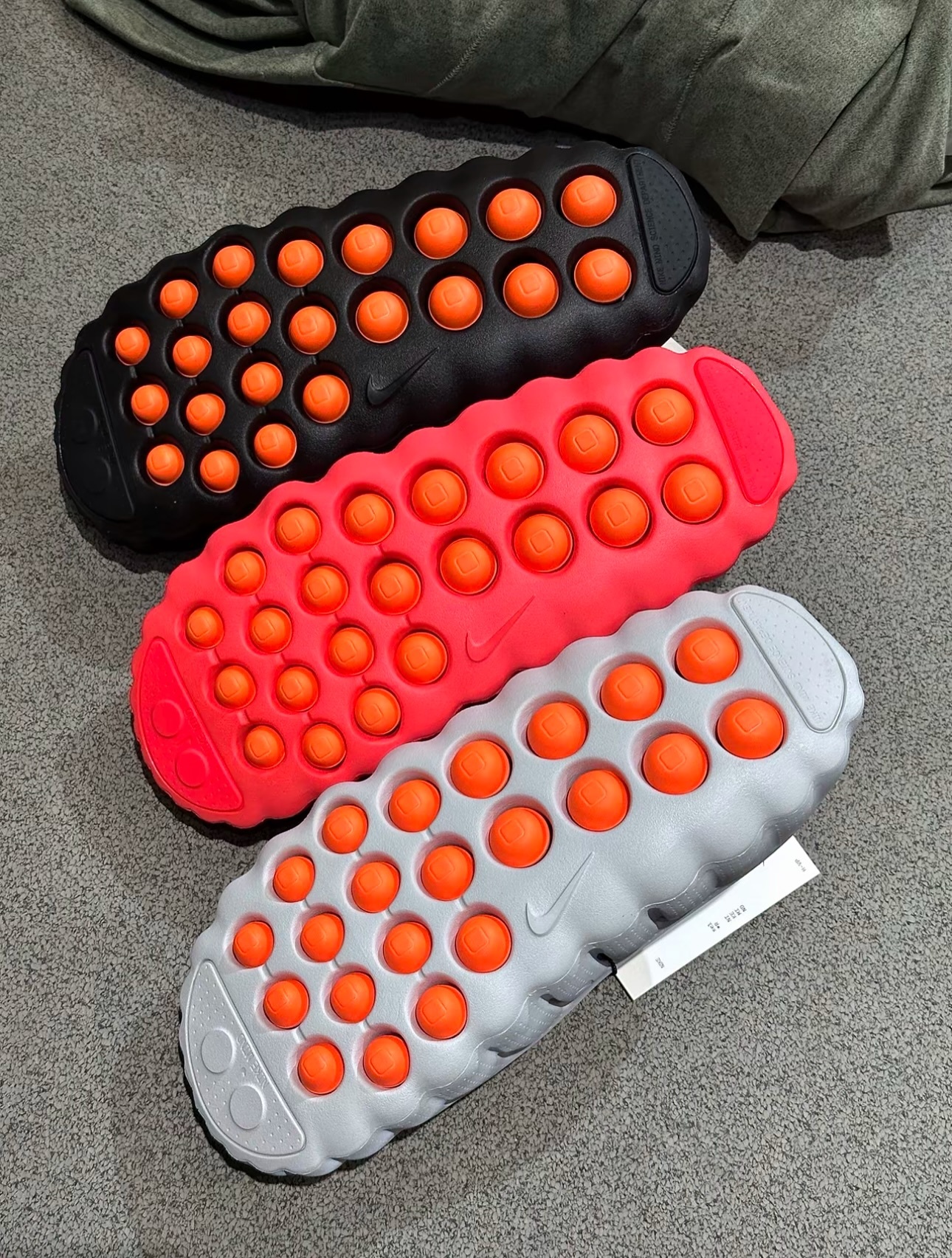 NIKE MIND 001 Slide 賽前拖鞋 灰色/黑色/紅色  HQ4307-001