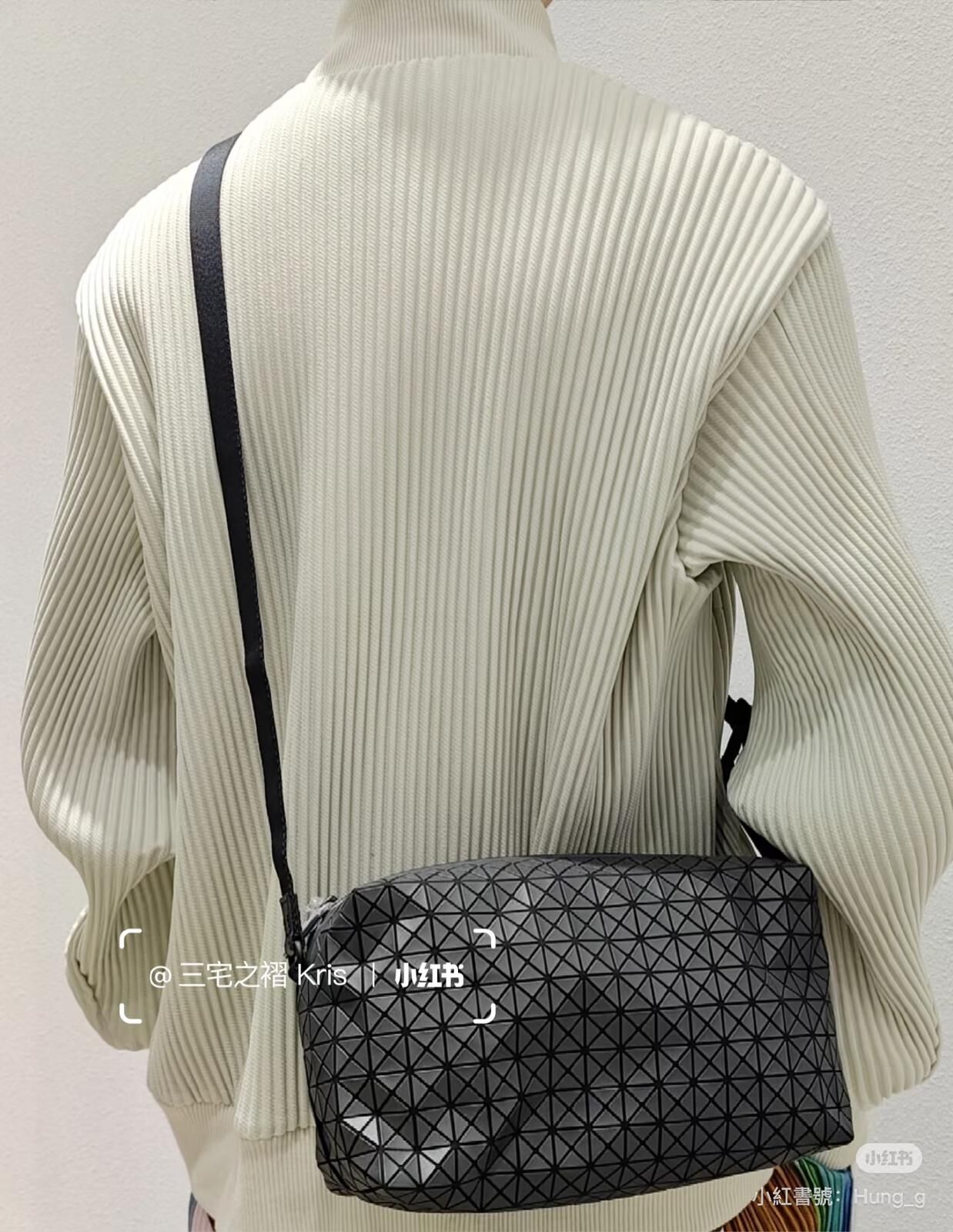 260109 Bao Bao 黑色斜孭包(實際買的是黑色)