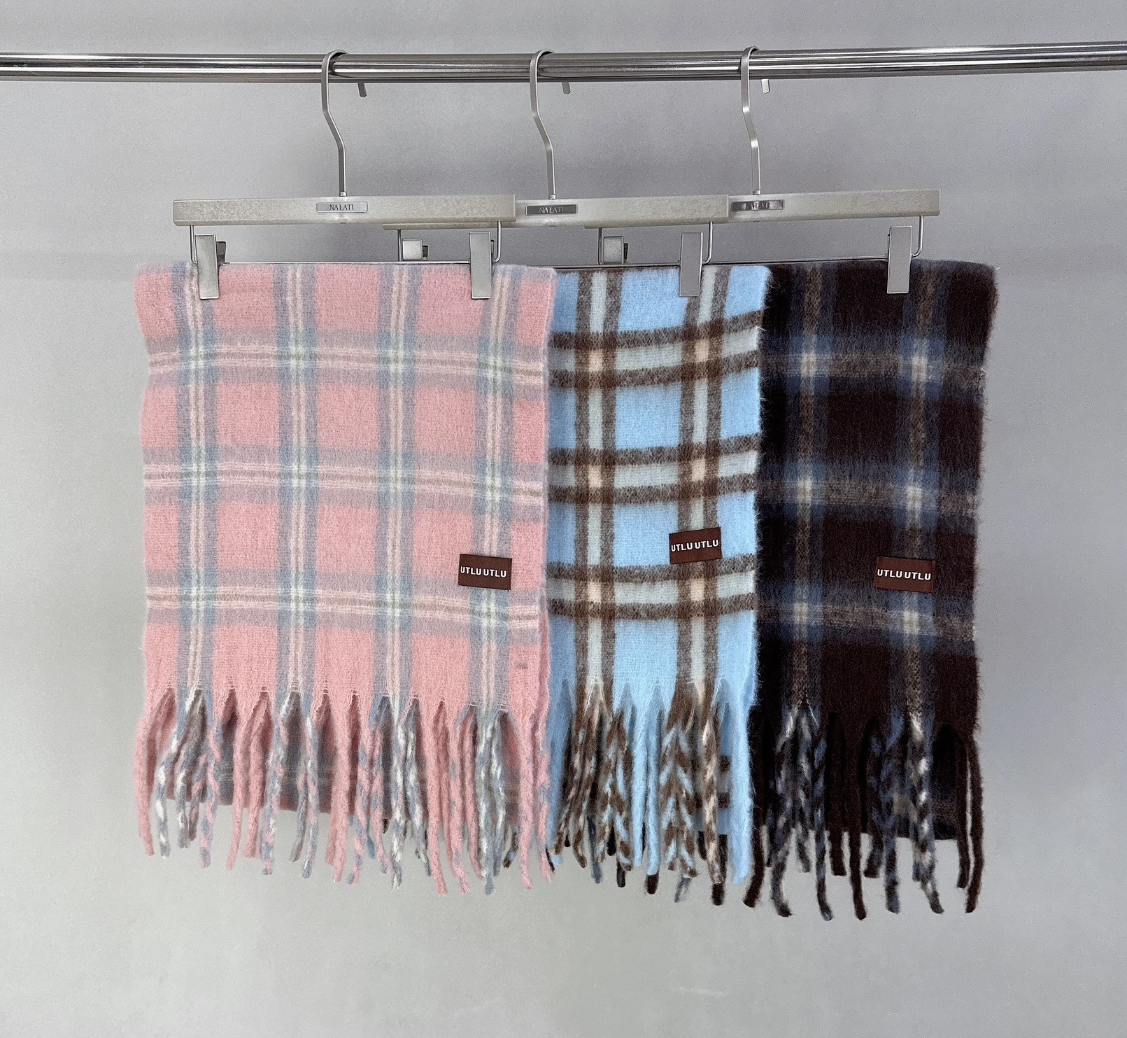 大格紋配色柔軟圍巾