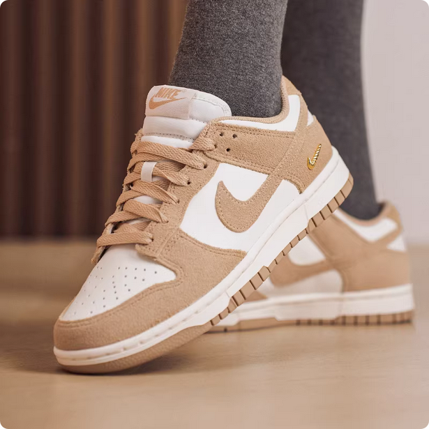 【預訂】NIKE DUNK LOW 小金剔麂皮小麥啡-WOMEN