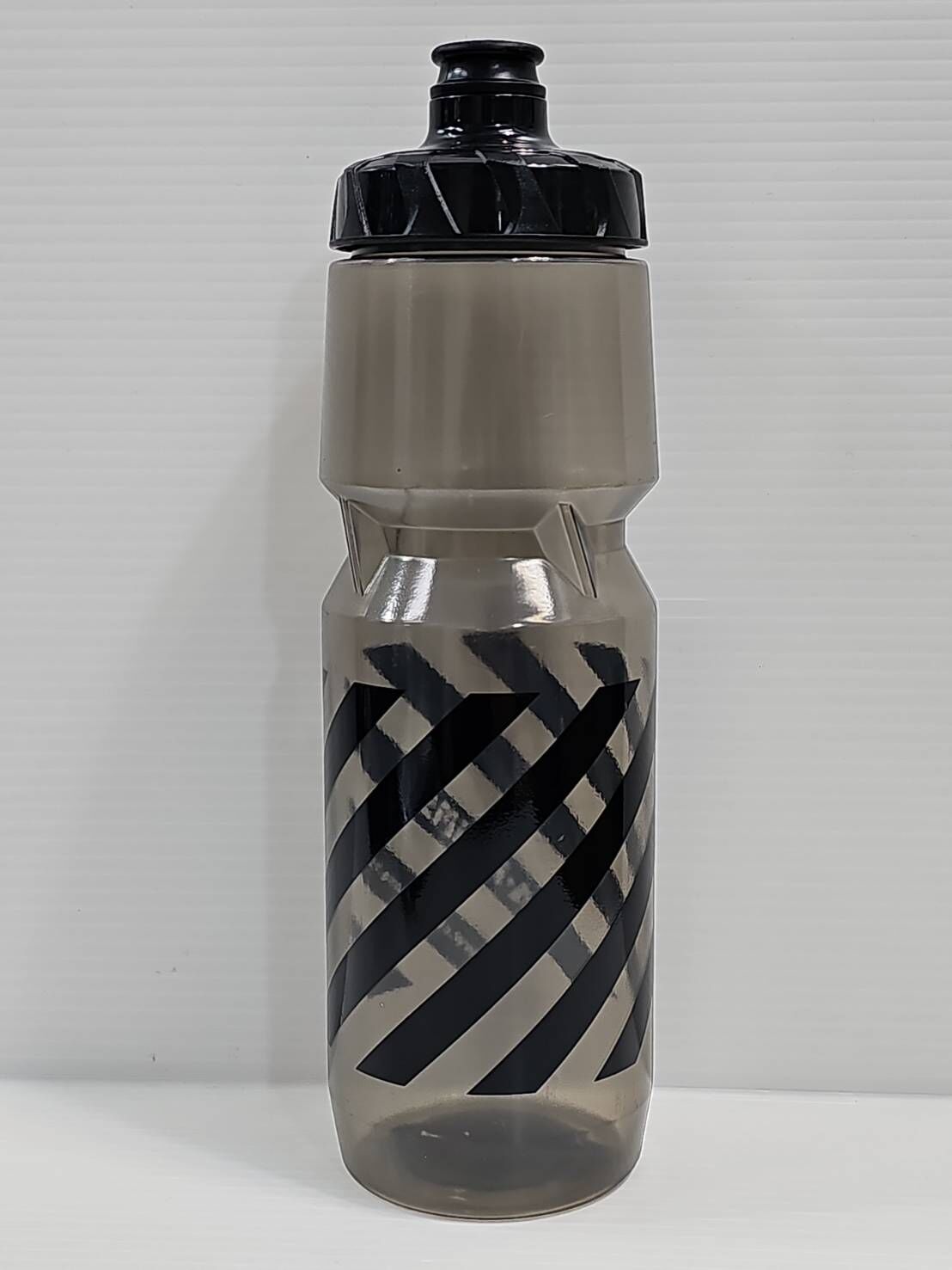 APLUMS 透明水壺 黑線條 塑膠水壼 看的到水量水壼 800CC裝更多喝更久,台灣製水壼