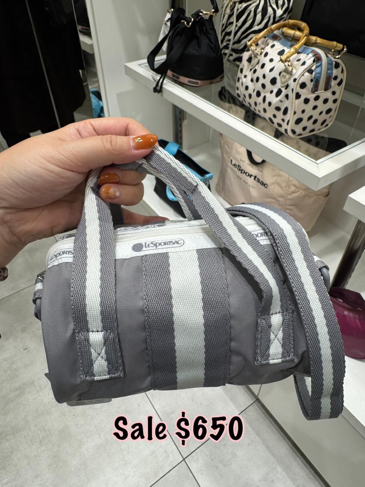 260104 LaSportsac 灰色波士頓包