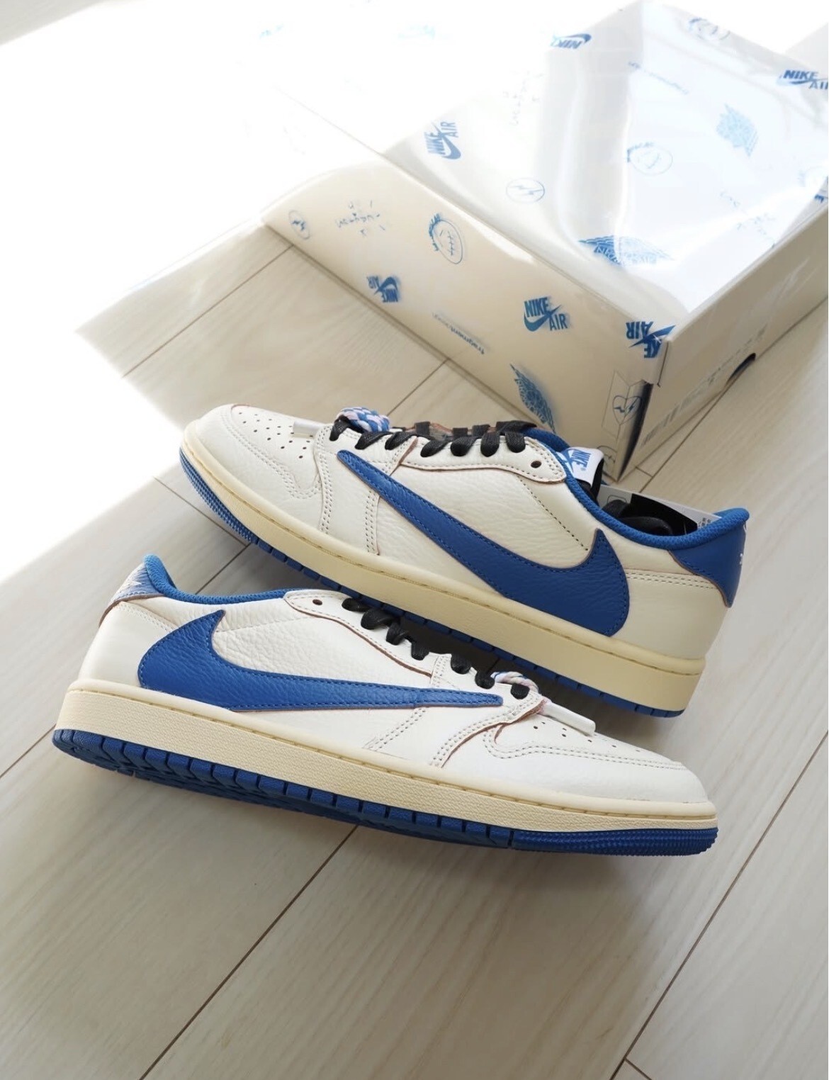 < 預購 > Travis Scott x Fragment Design x Nike Air Jordan 1 Low OG SP "Sail Military Blue" 閃電藍2.0 倒勾 DM7866-104