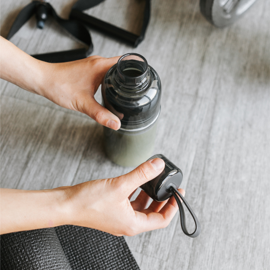 日本 KINTO-WORKOUT BOTTLE 水瓶，不須費力轉蓋半圈即可開蓋