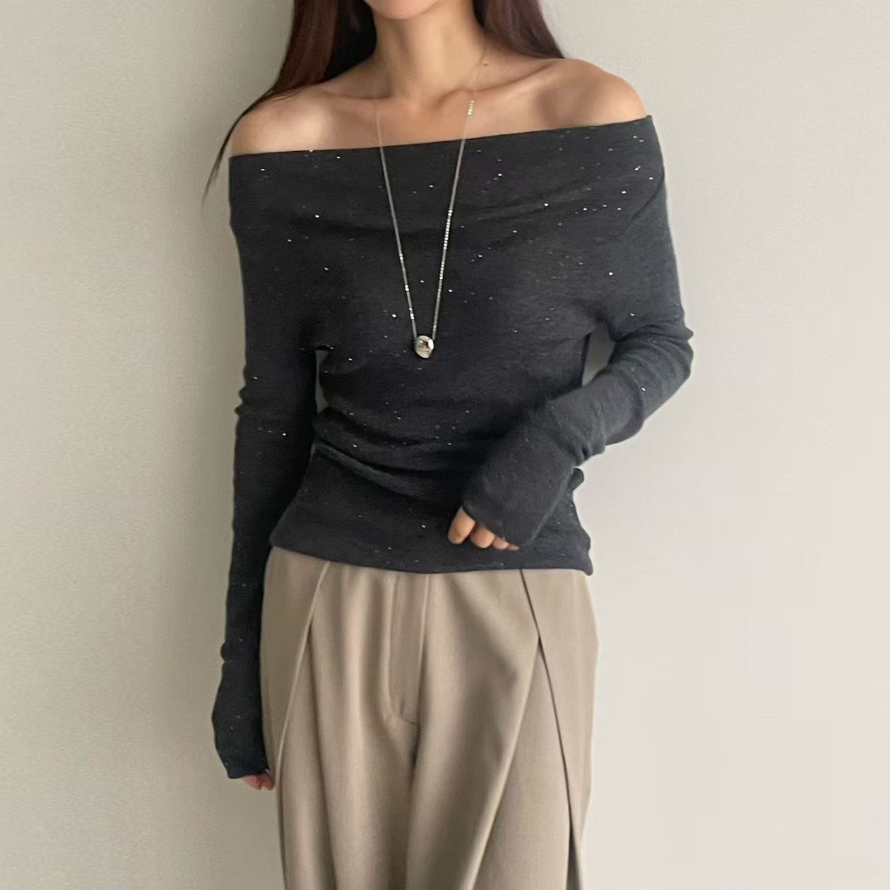 可拉露肩一字領滿滿亮鑽彈力上衣-F / 4色