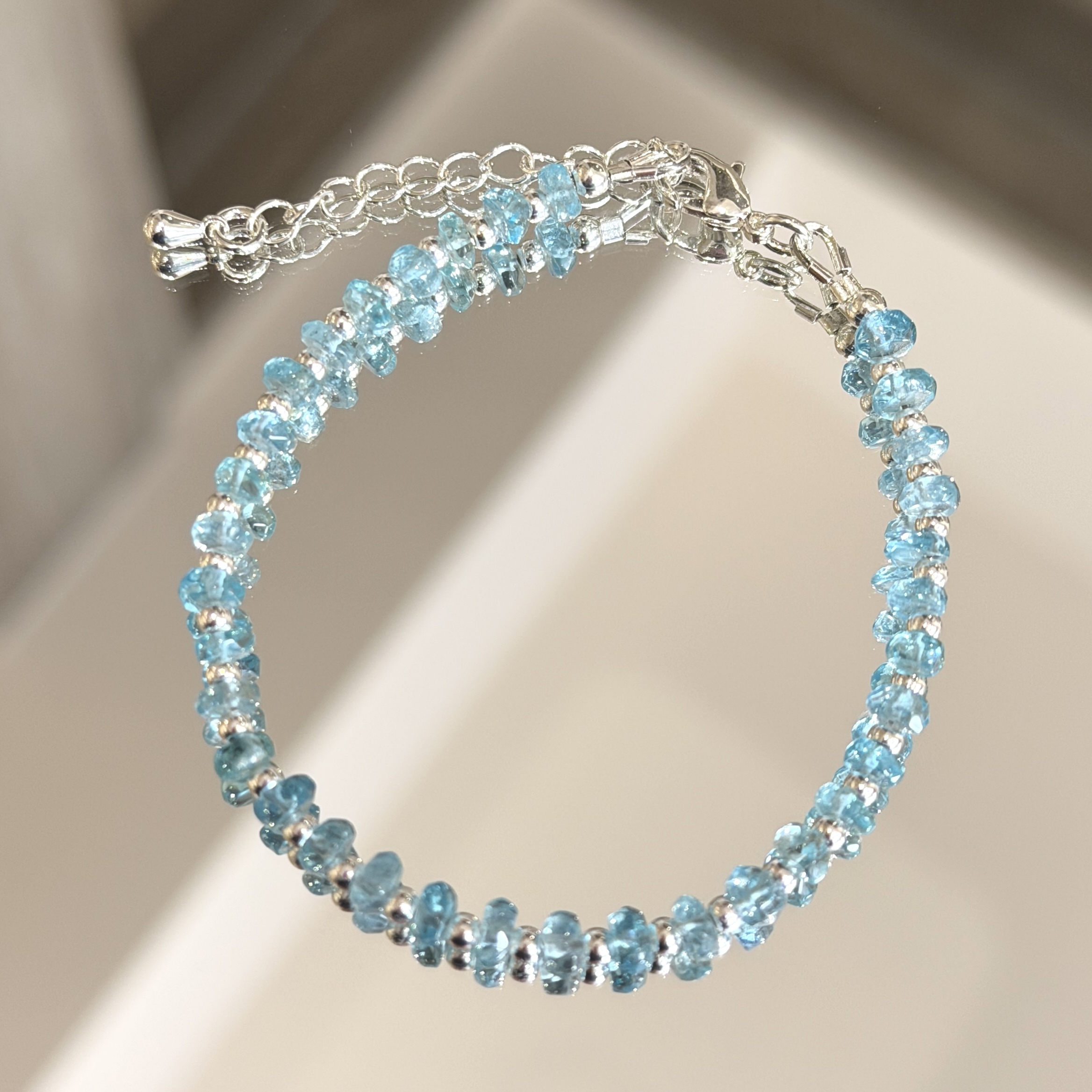 溝通順暢思緒清晰 | 藍寶石 | 藍磷灰石《原附扣式：龍蝦扣》