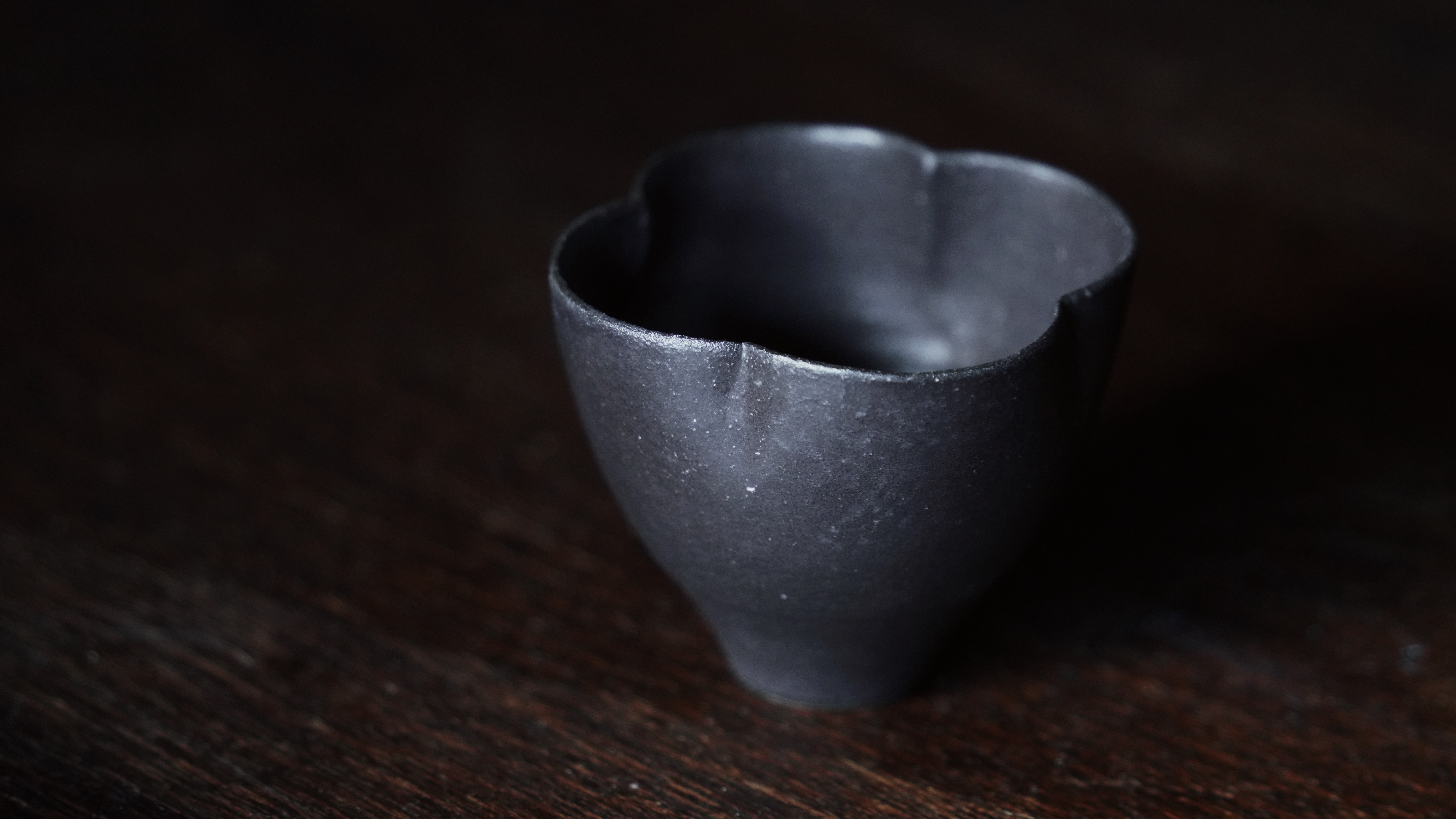 魂生製器 Húnshēn +  ｜魂之暮｜手捏花杯 四瓣｜ 深暮