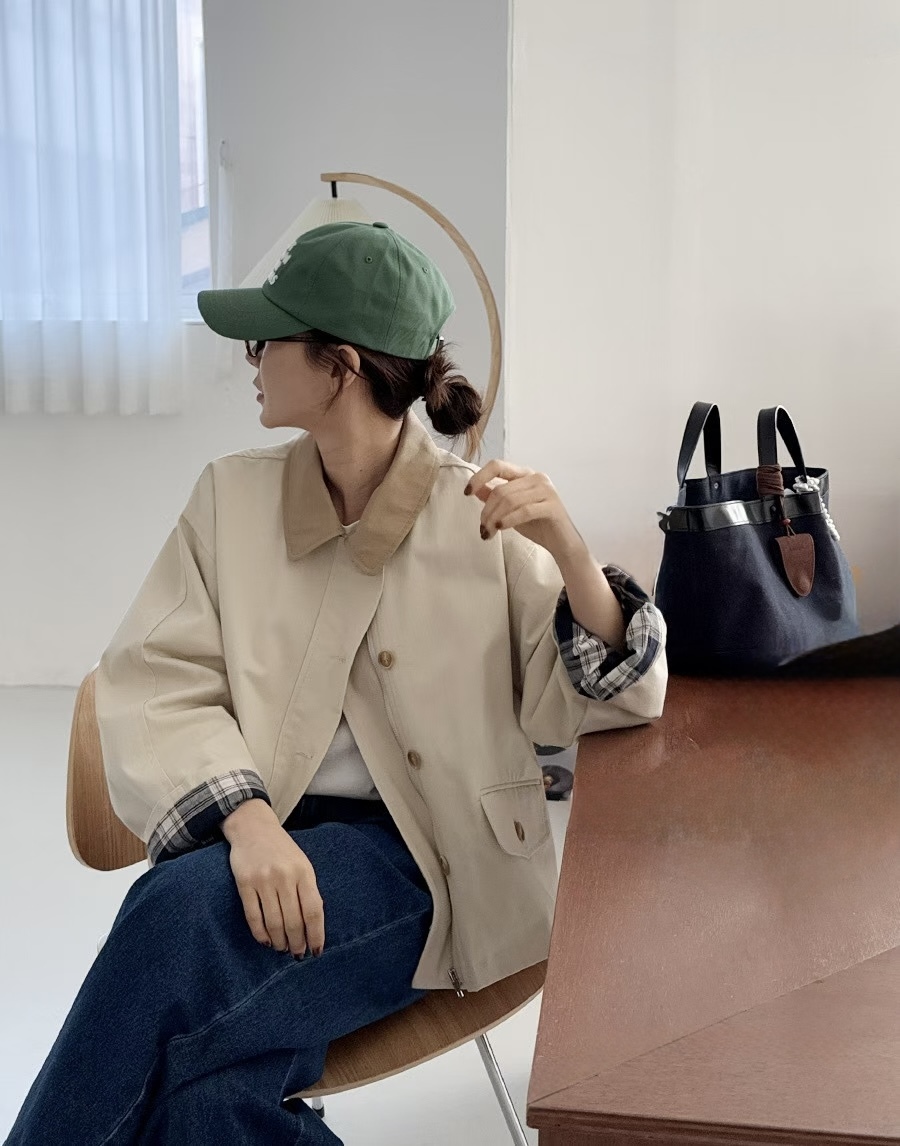 #228N672 琥珀點睛，格子反袖撞色領短jacket