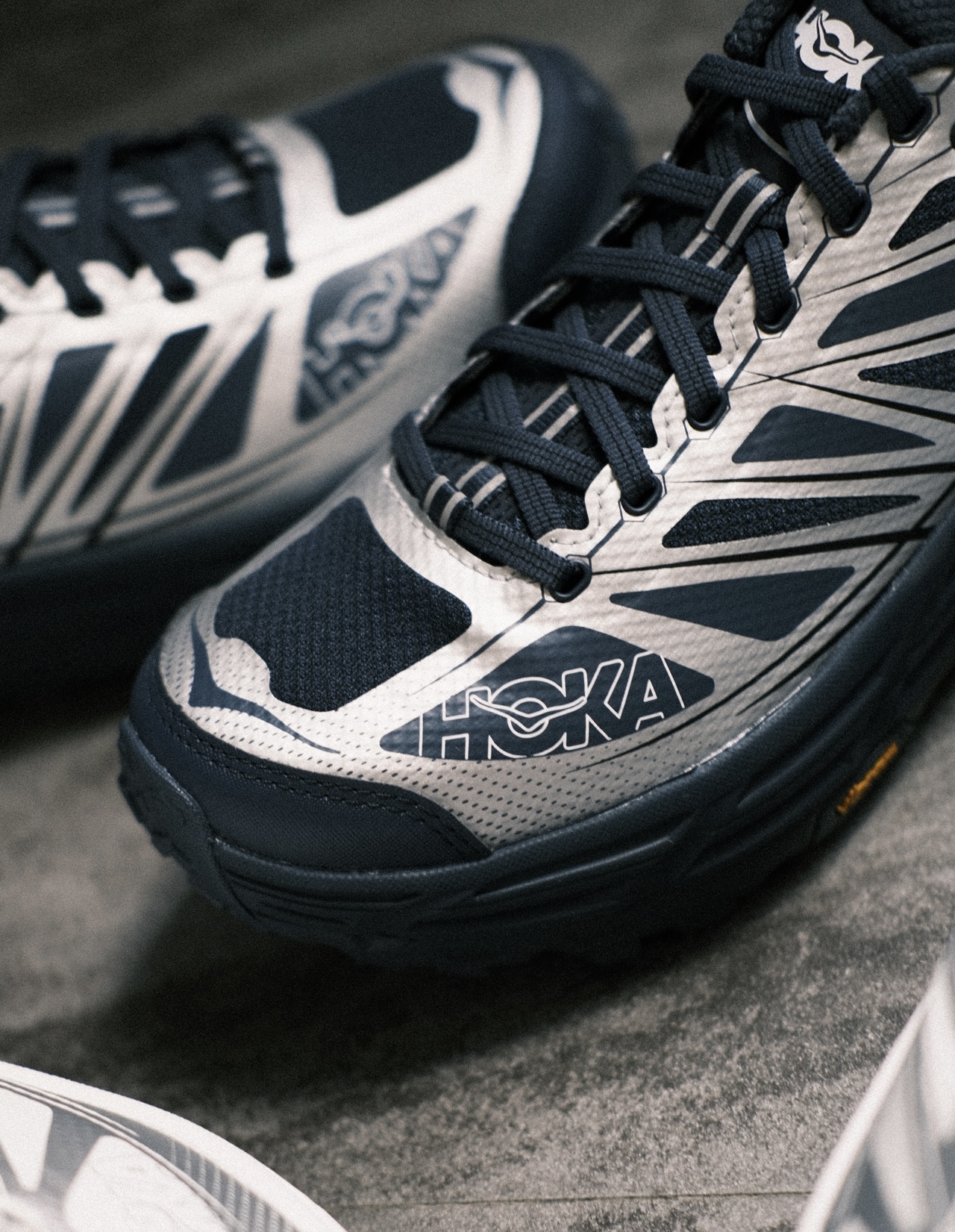 代購-Hoka ONE ONE Mafate Speed 2 海軍藍銀 ”Varsity Navy/Silver “ 越野機能鞋 1126851-VYNV