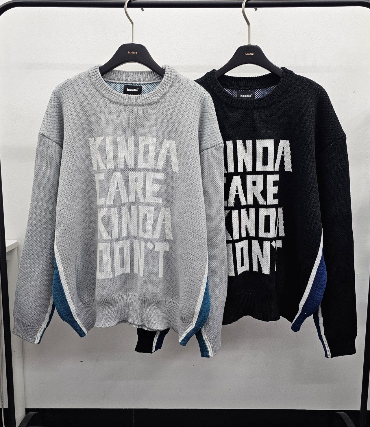 拼色英文字針織衫 HD-066T