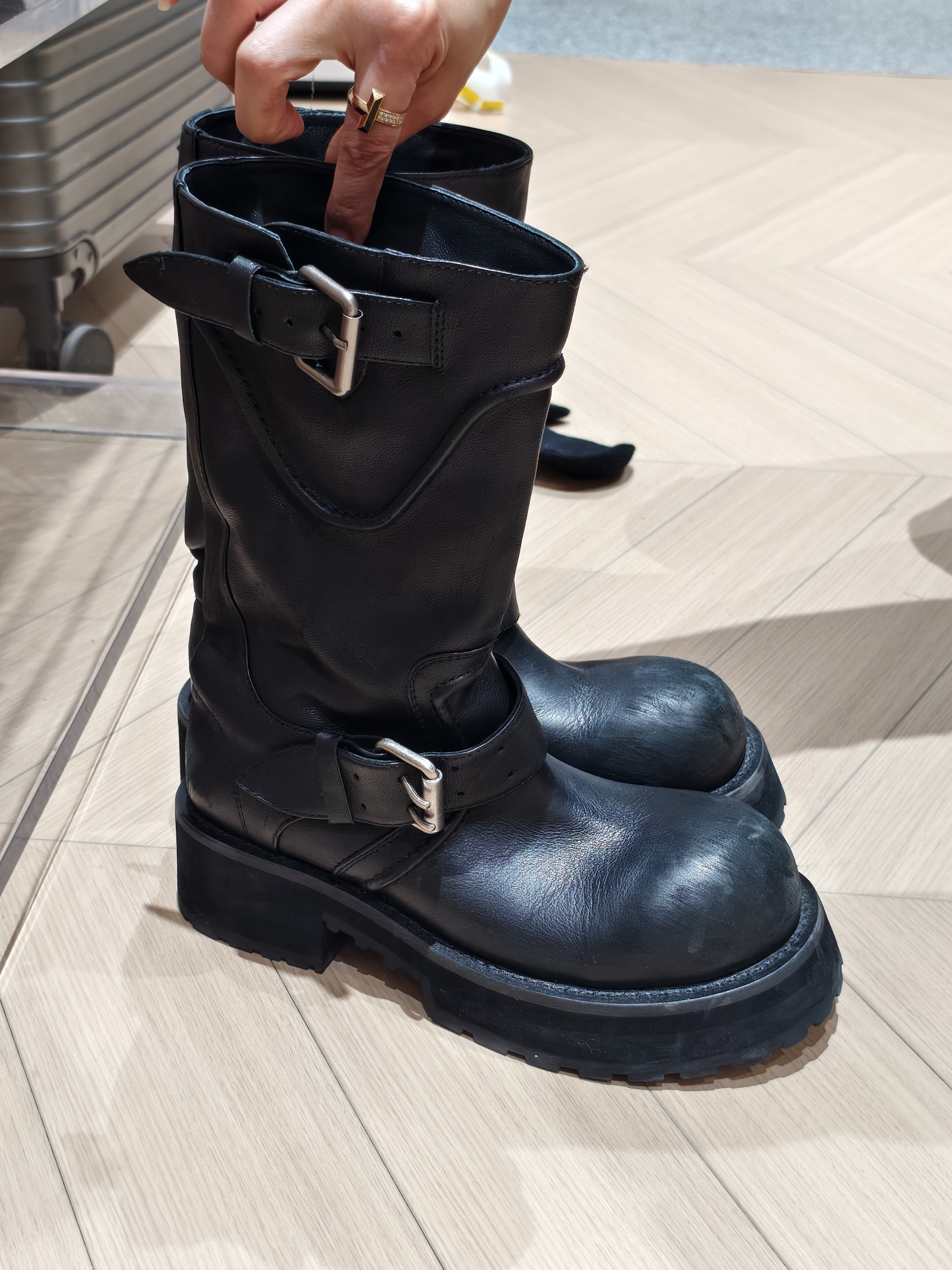 0109An94-春節靚衫-黑色靴（A94）