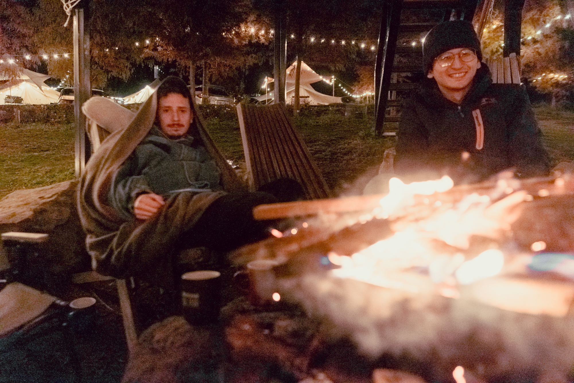 營火夜晚 BASECAMP