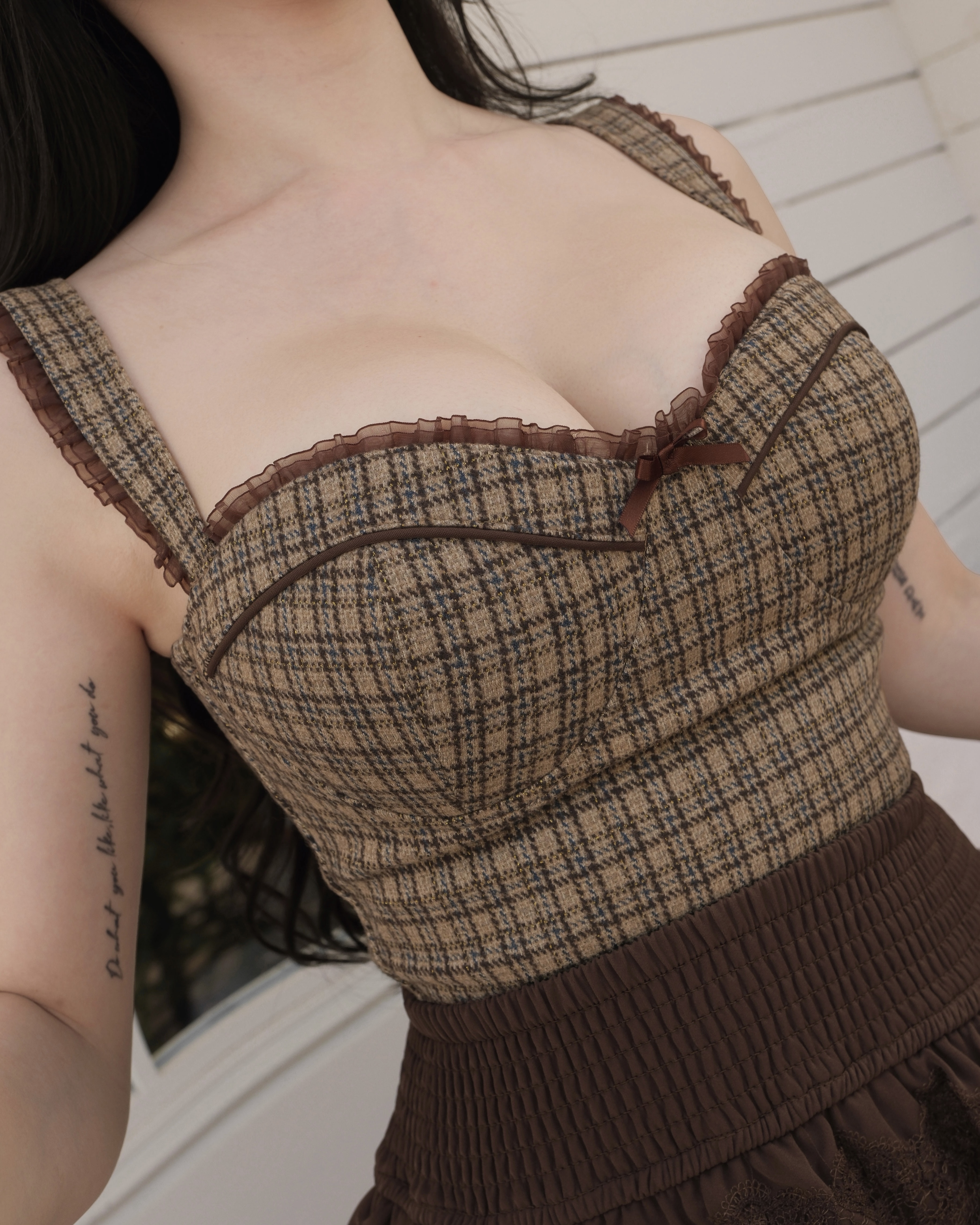 訂製-亮絲格紋荷葉粗肩馬甲