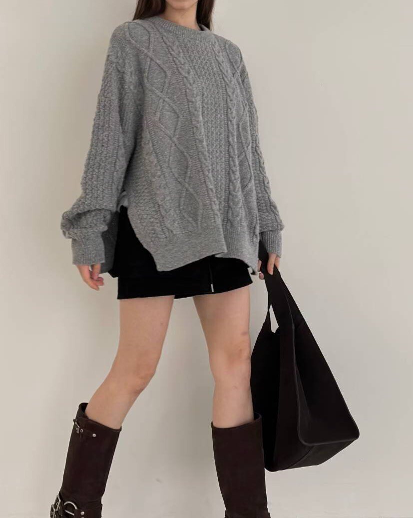弧形側開麻花紋毛衣
