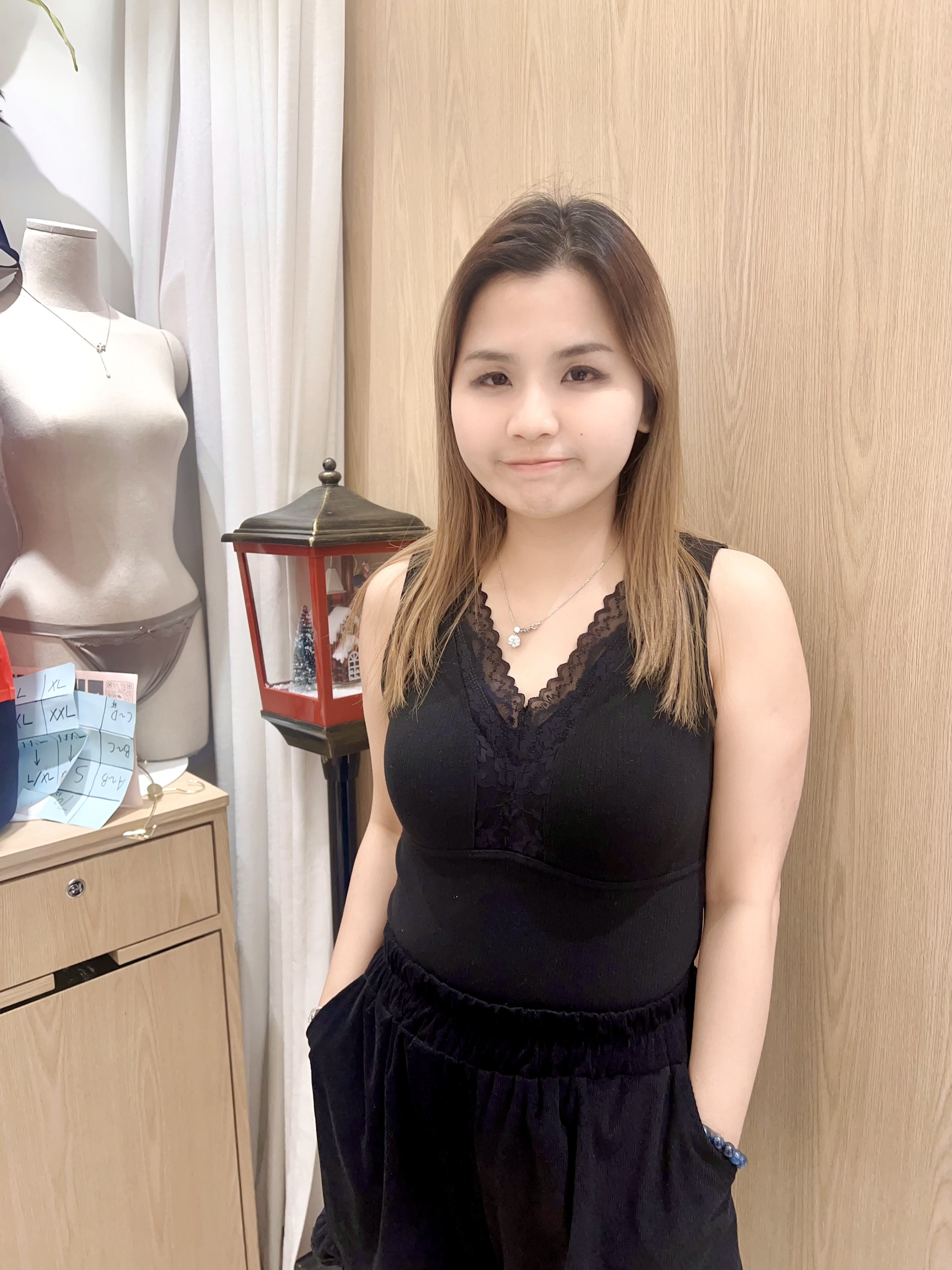 HH60  蕾絲領發熱背心內衣 1cm pad暖宮效果 20%羊毛 蠶絲敏感肌 SIZE:M-XXL  MADE IN KOREA