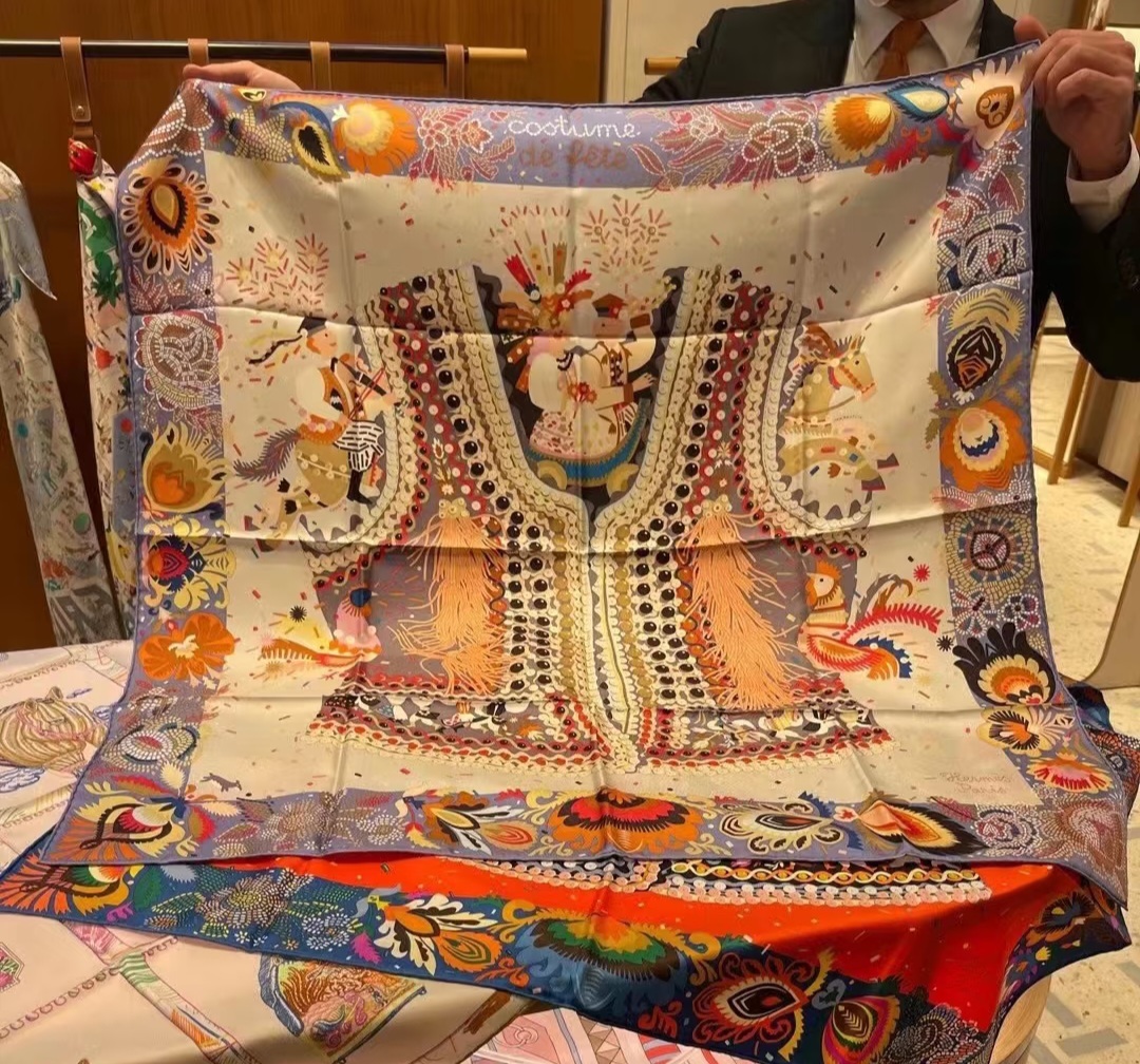 Hermes Costume de Fete scarf  90 mauve/gris perle