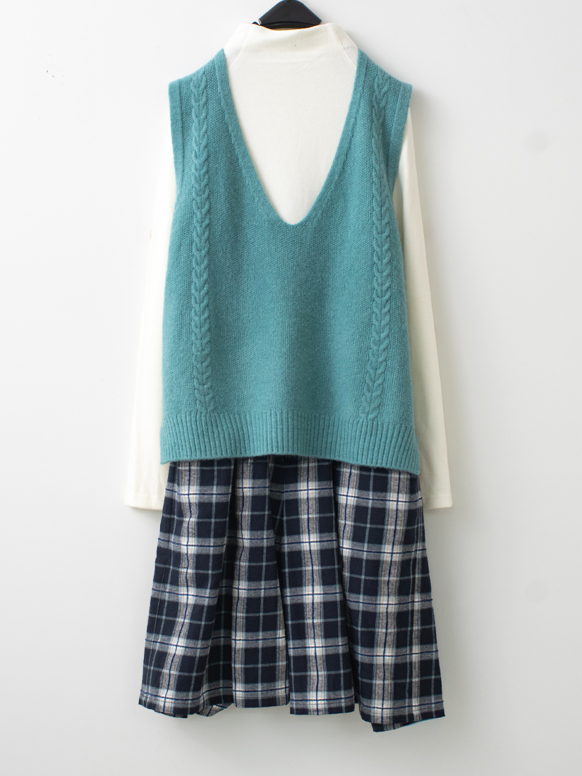 V領麻花針織背心棉絨立領內搭格紋法蘭絨寬褲組合