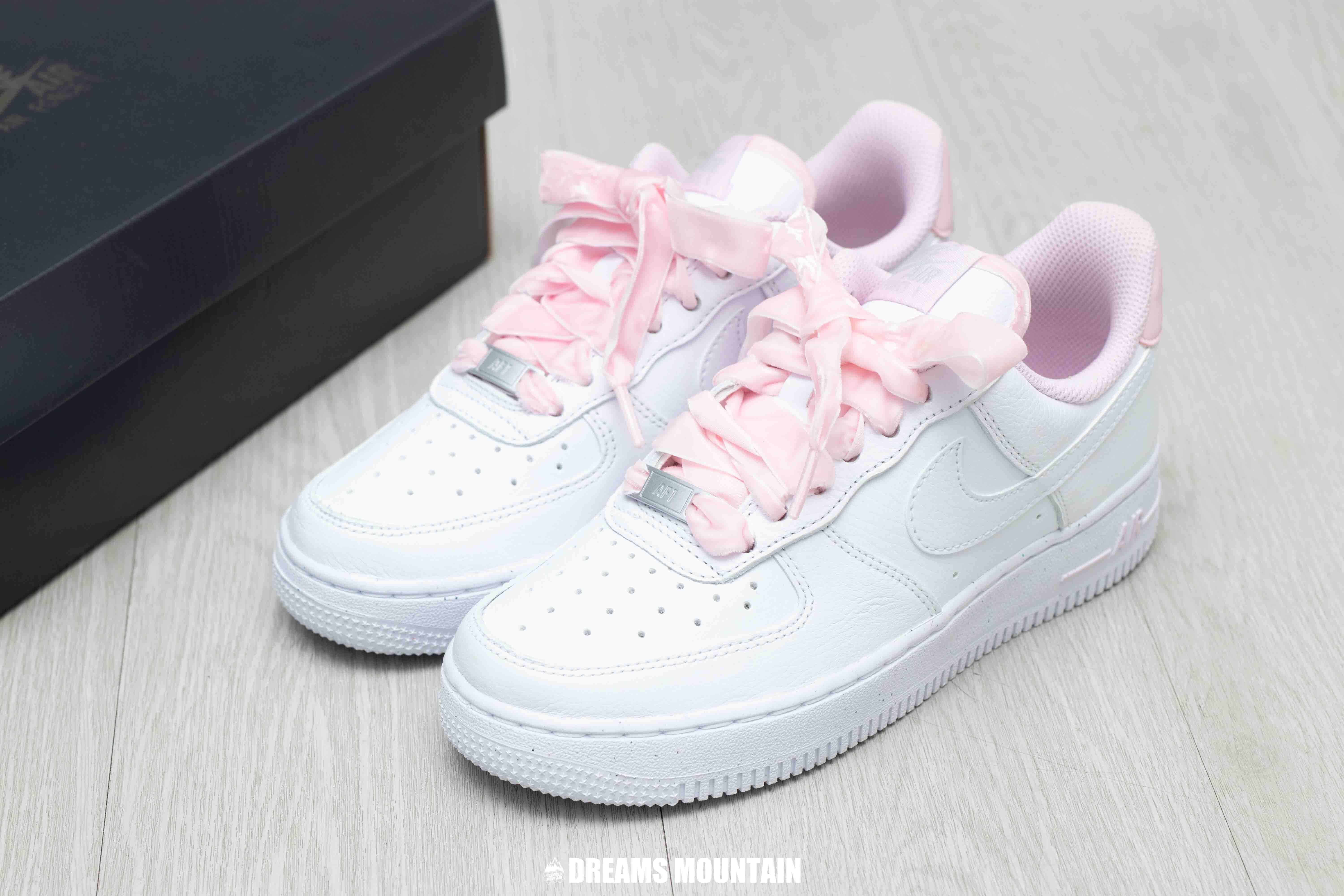 【預訂】NIKE AIR FORCE 1 白粉-WOMEN