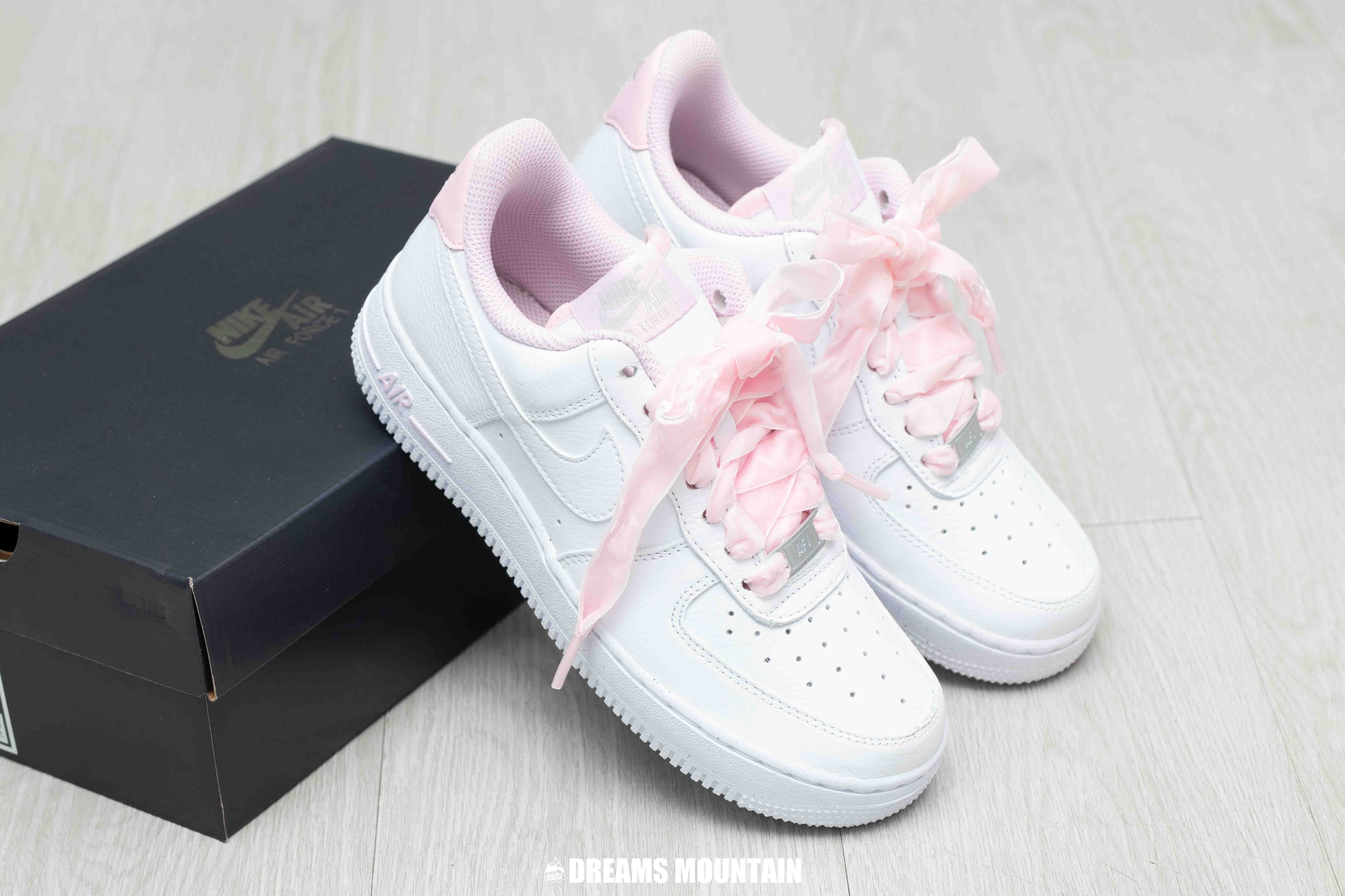 【預訂】NIKE AIR FORCE 1 白粉-WOMEN